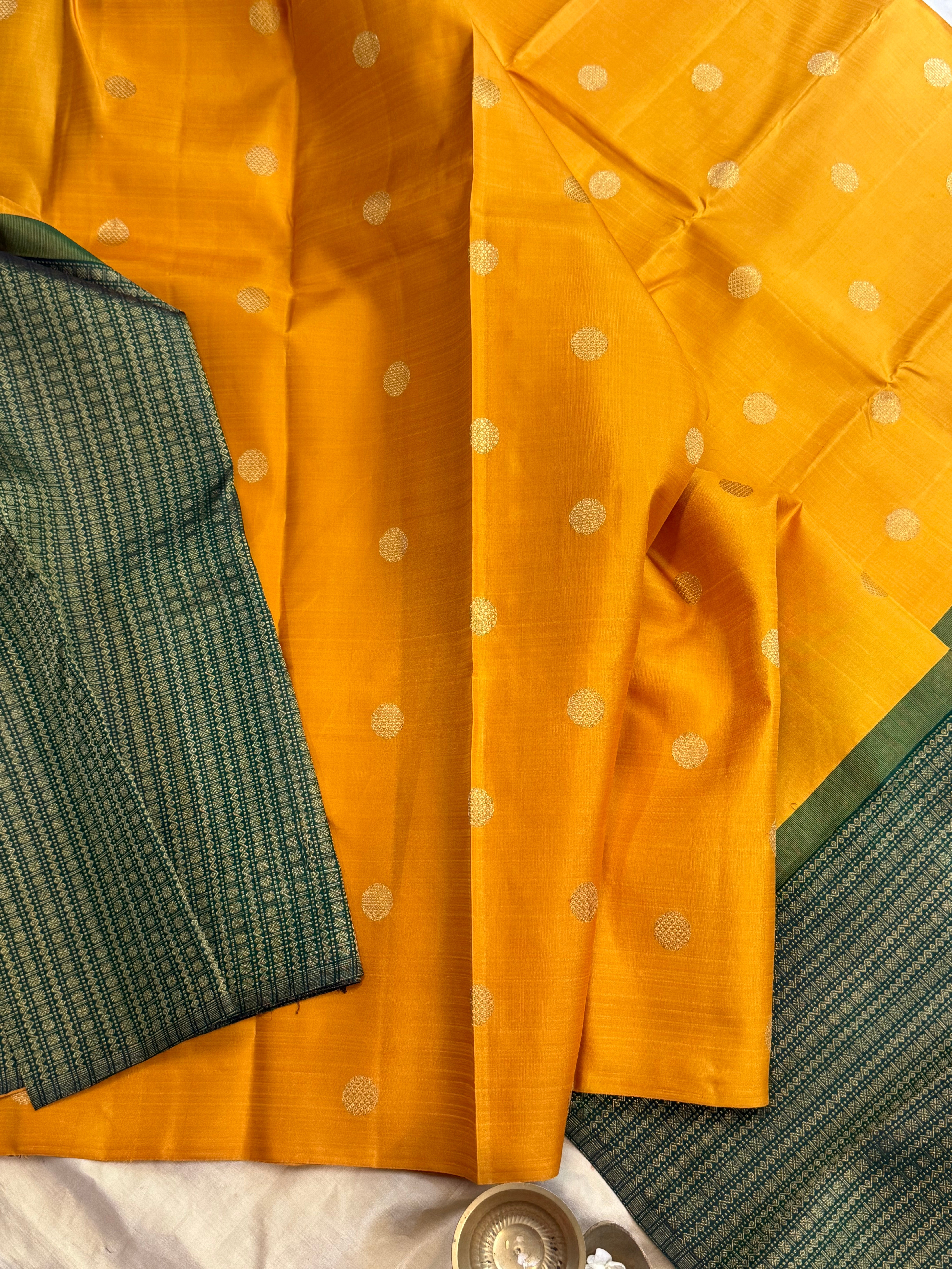 Golden yellow and green partly pallu / Kanjipuram silk