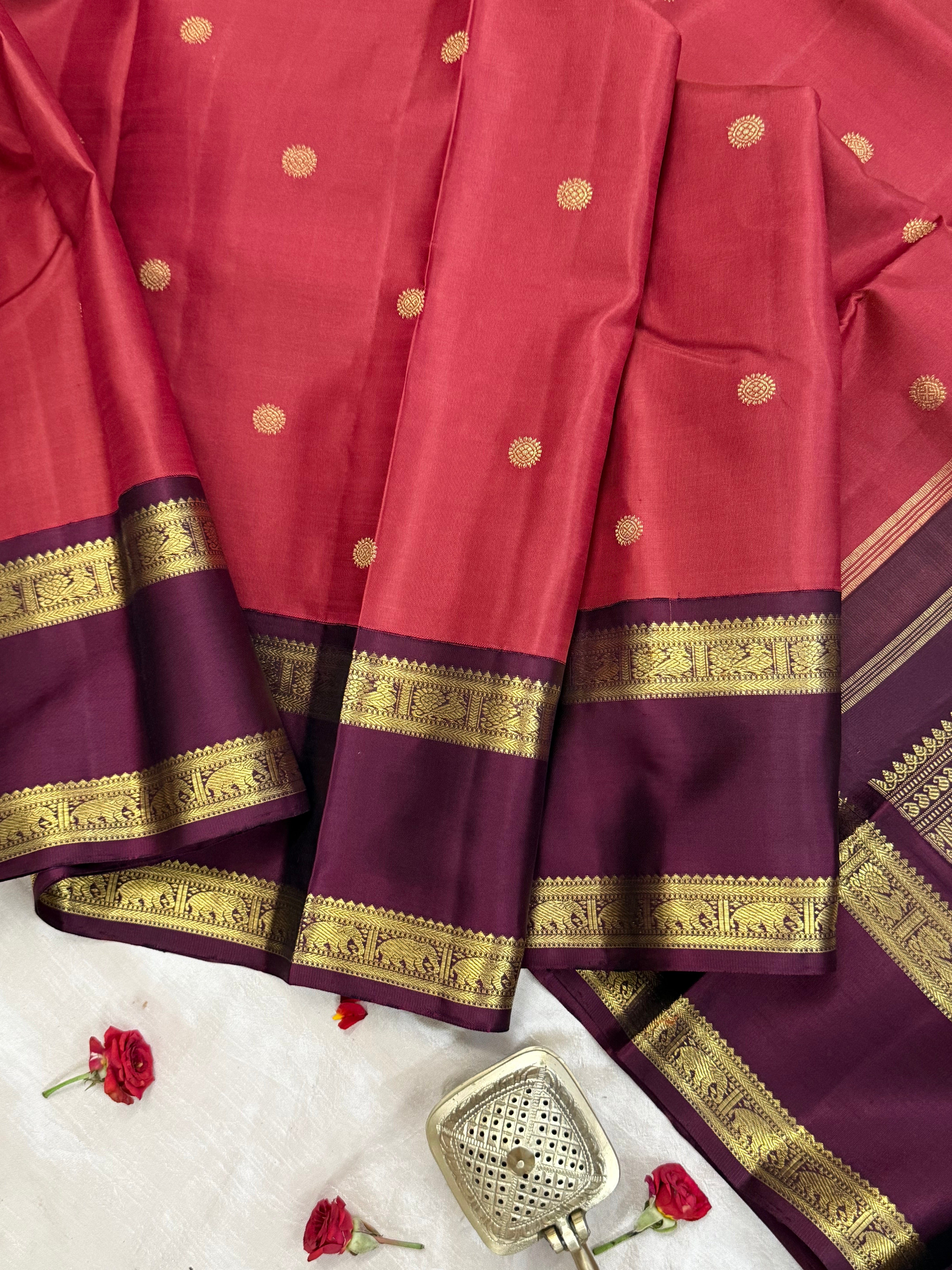 Vintage rustic and deep brown rettapet border kai korvai/ Kanjipuram silk