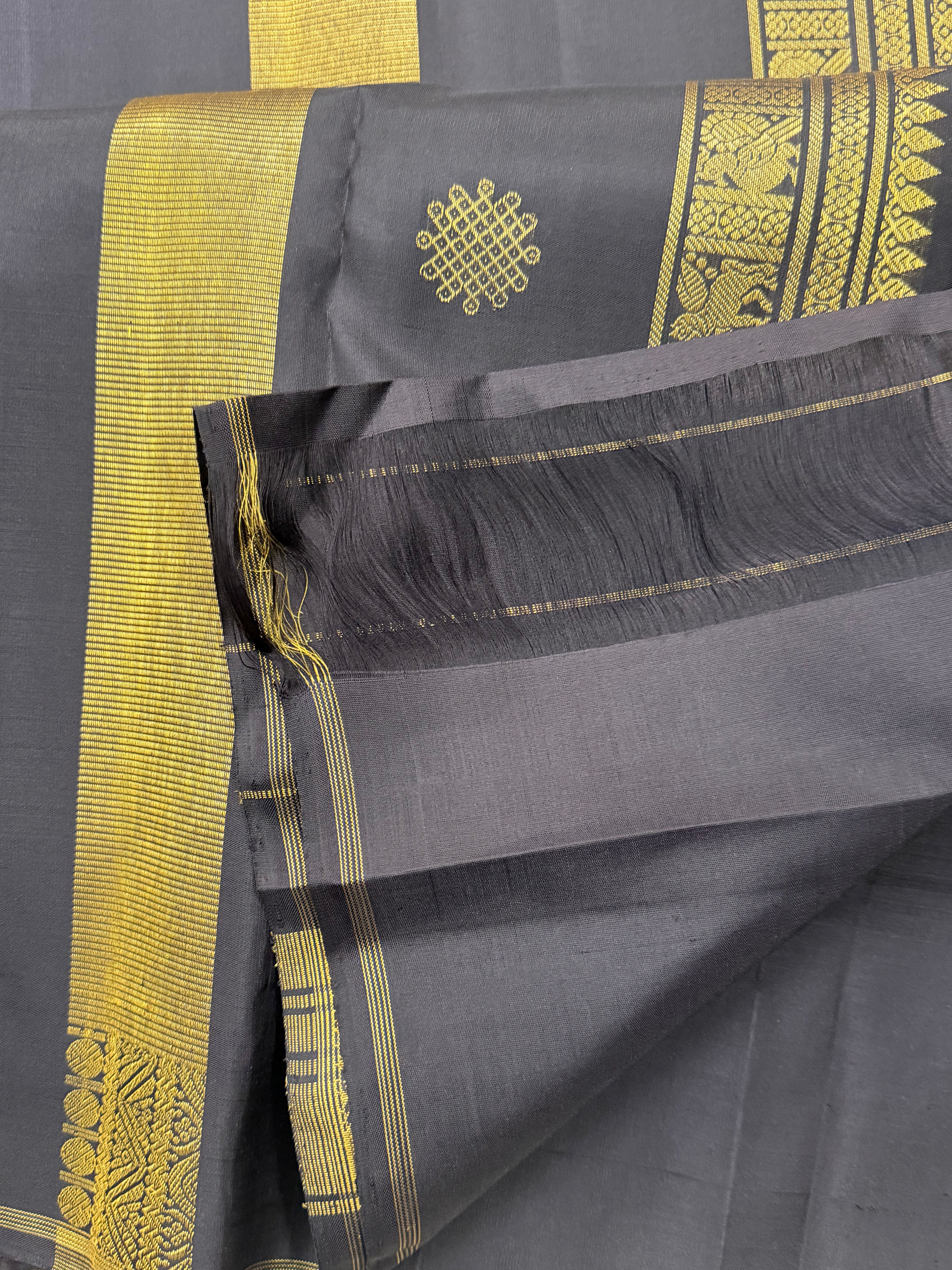 Black 8 Kol small border pure Zari Kanjipuram silk CLSA9204