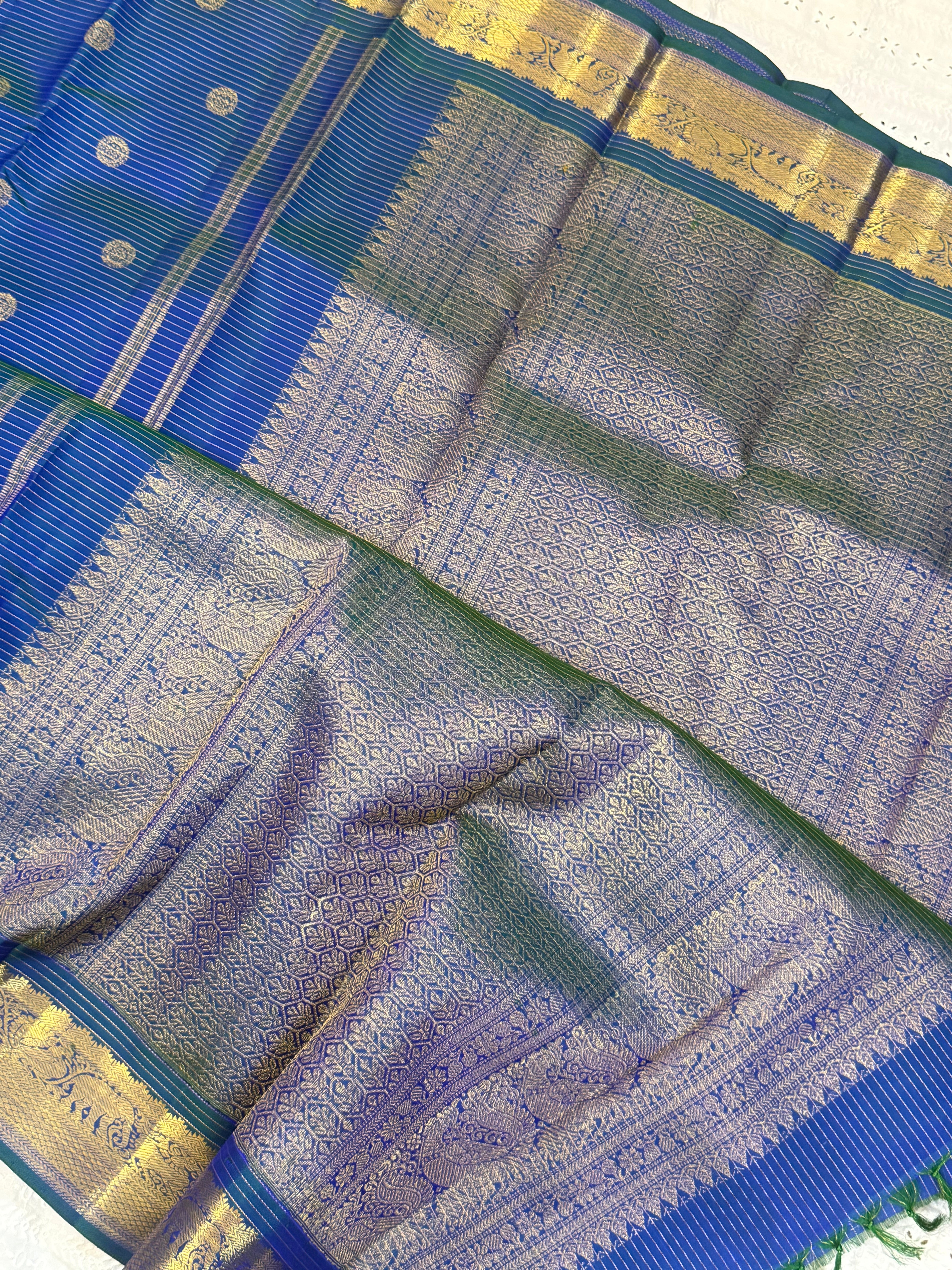 Mayilkazhuthu thanthi Kambi body chakram Butta / kanjipuram silk saree CLSA10350