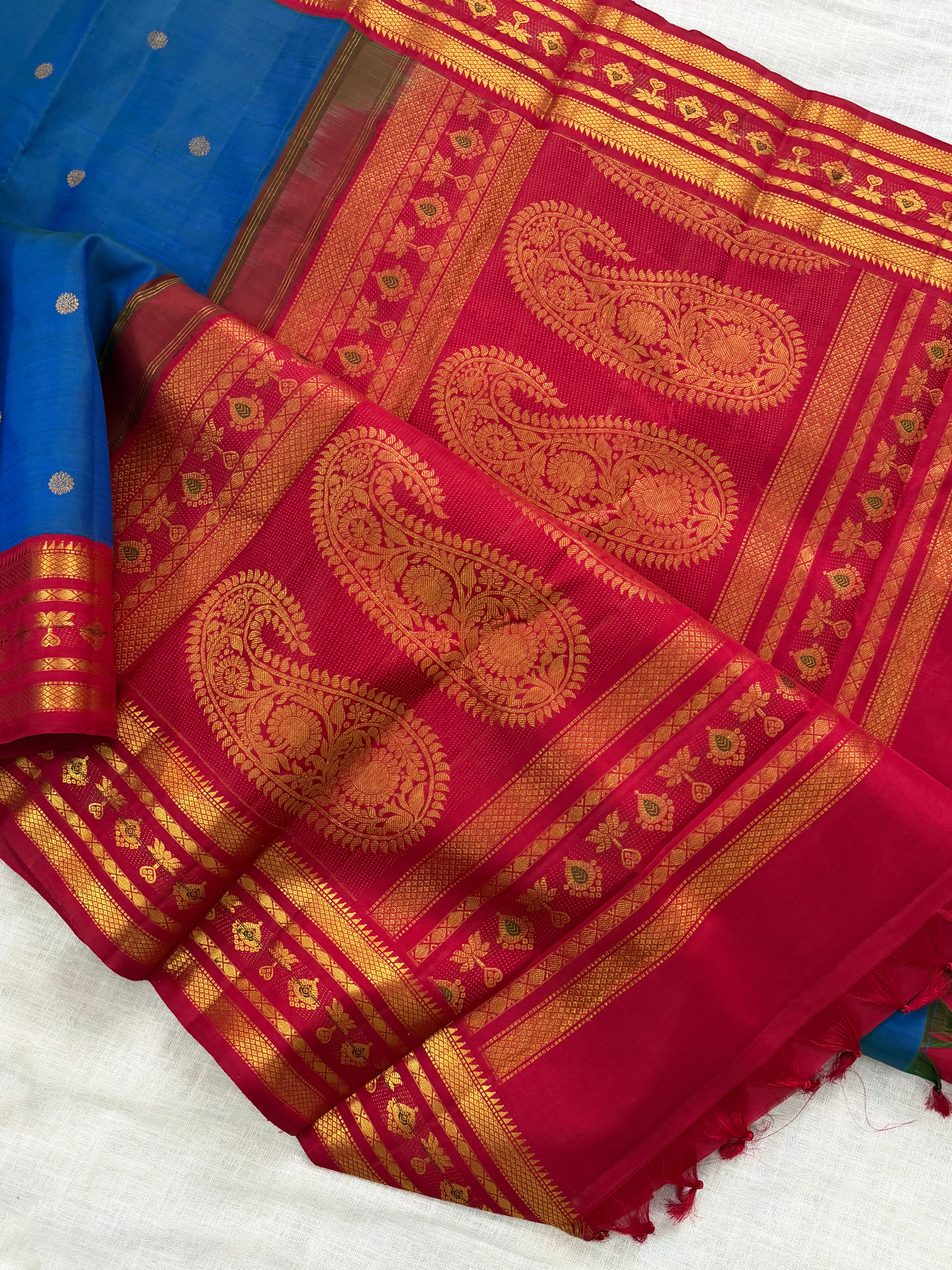 Mayilkazhuthu korvai / Arani silk