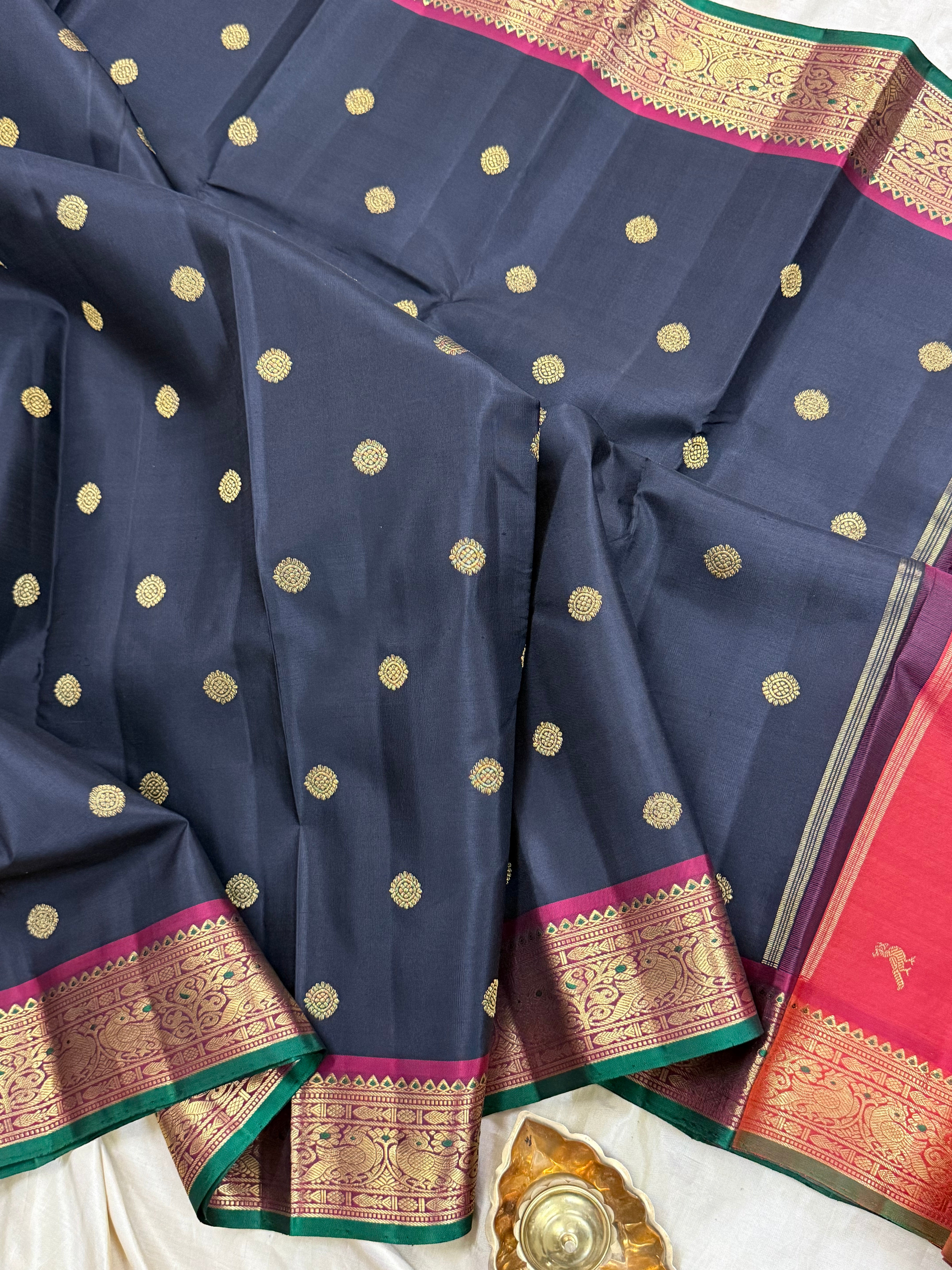 Black meenakari border-double color pallu / Kanjipuram silk CL9657