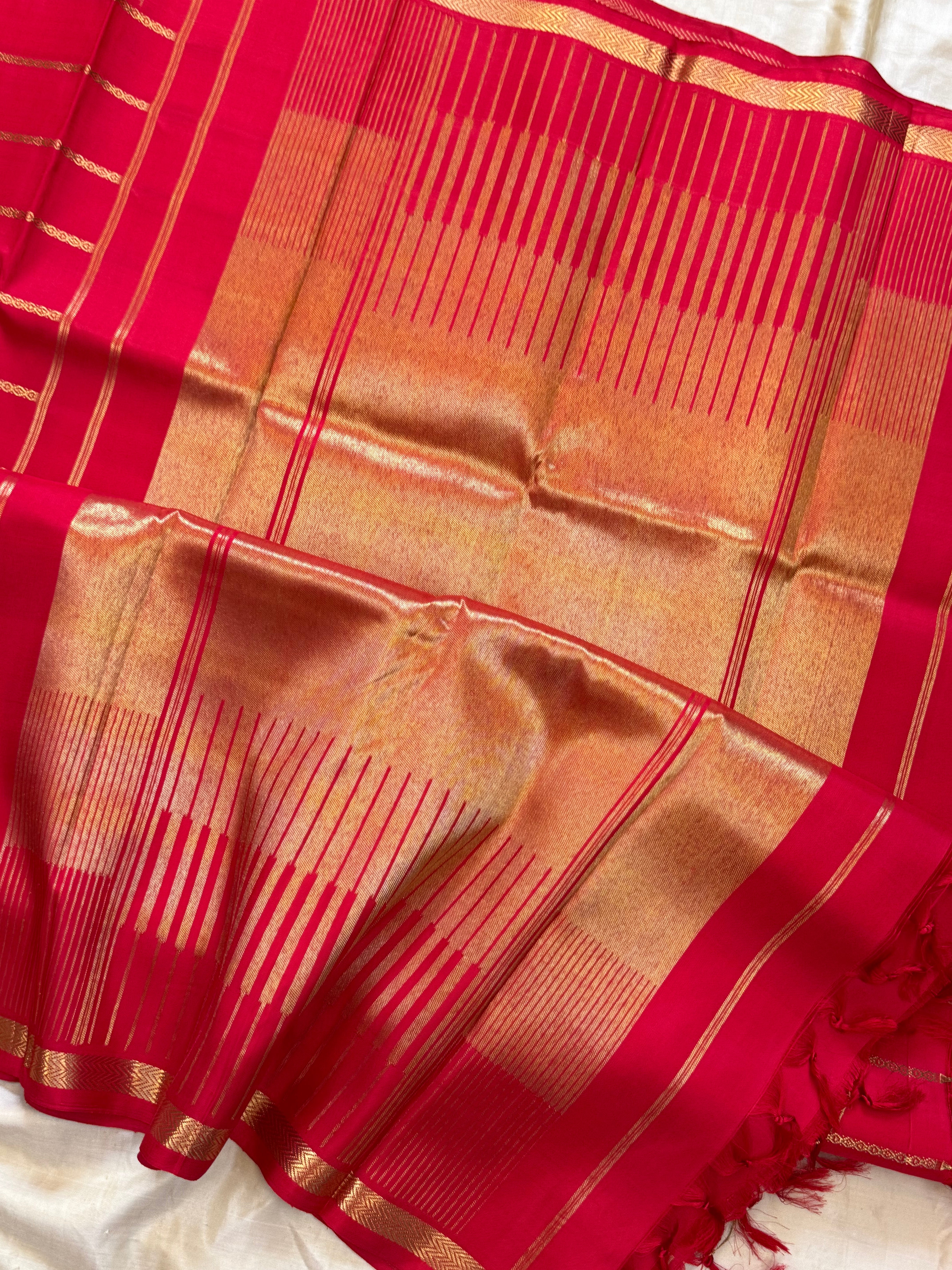 Red veldhari temple border/ Kanjipuram silk CL2166