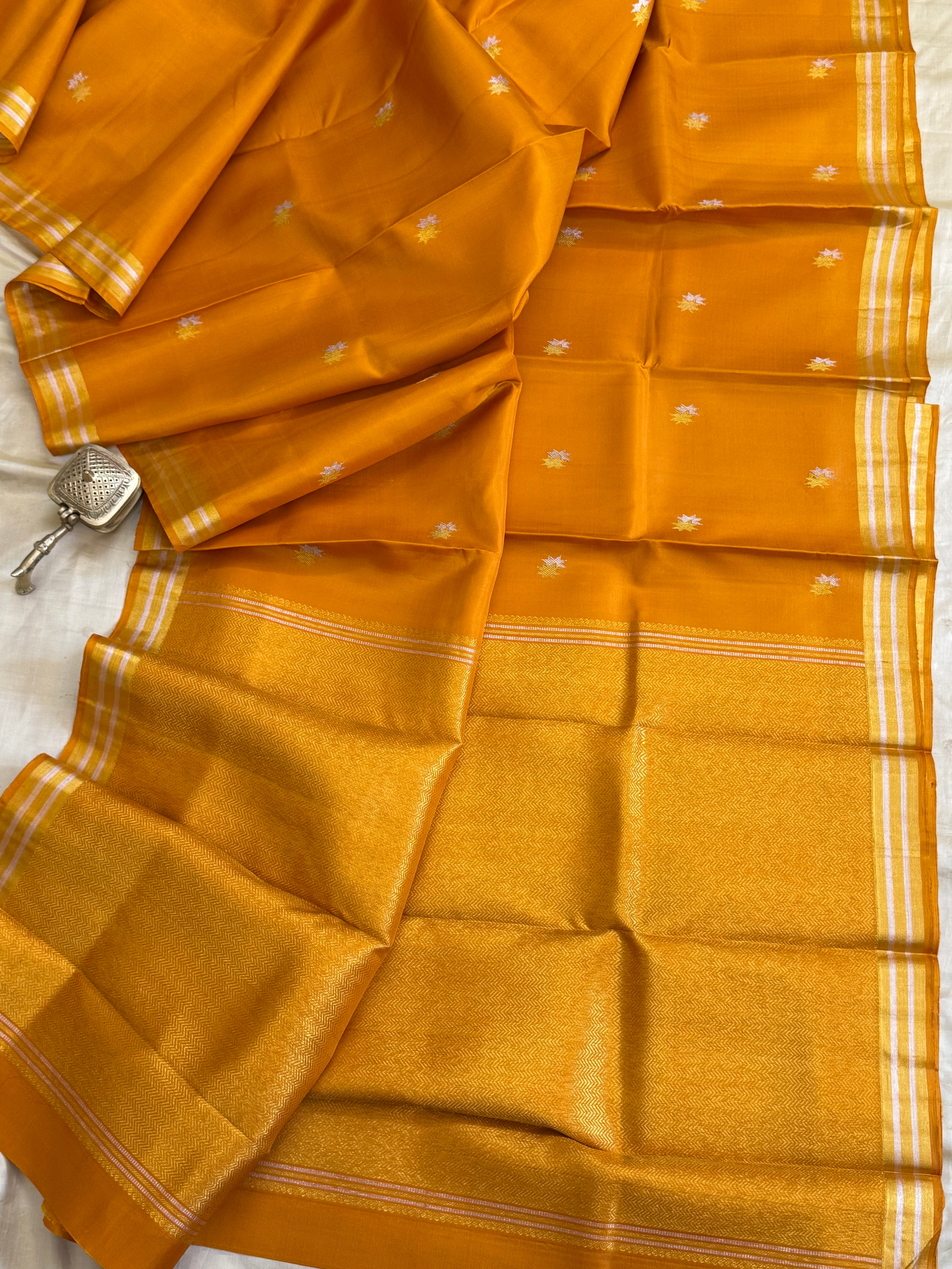 Turmeric body with gold and silver Butta / Arani silk CLSA8862
