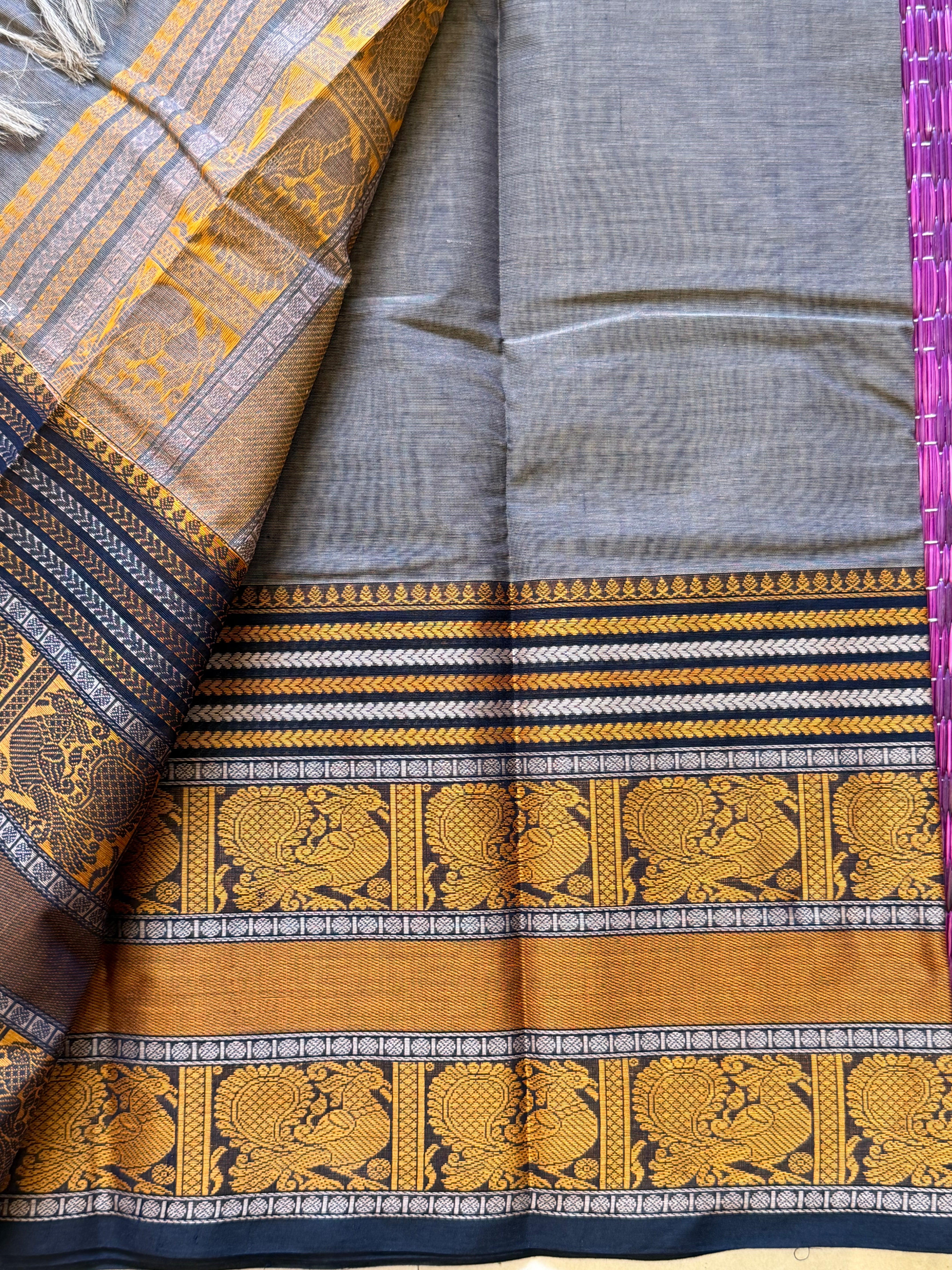 Grey Long border / Kanchi cotton