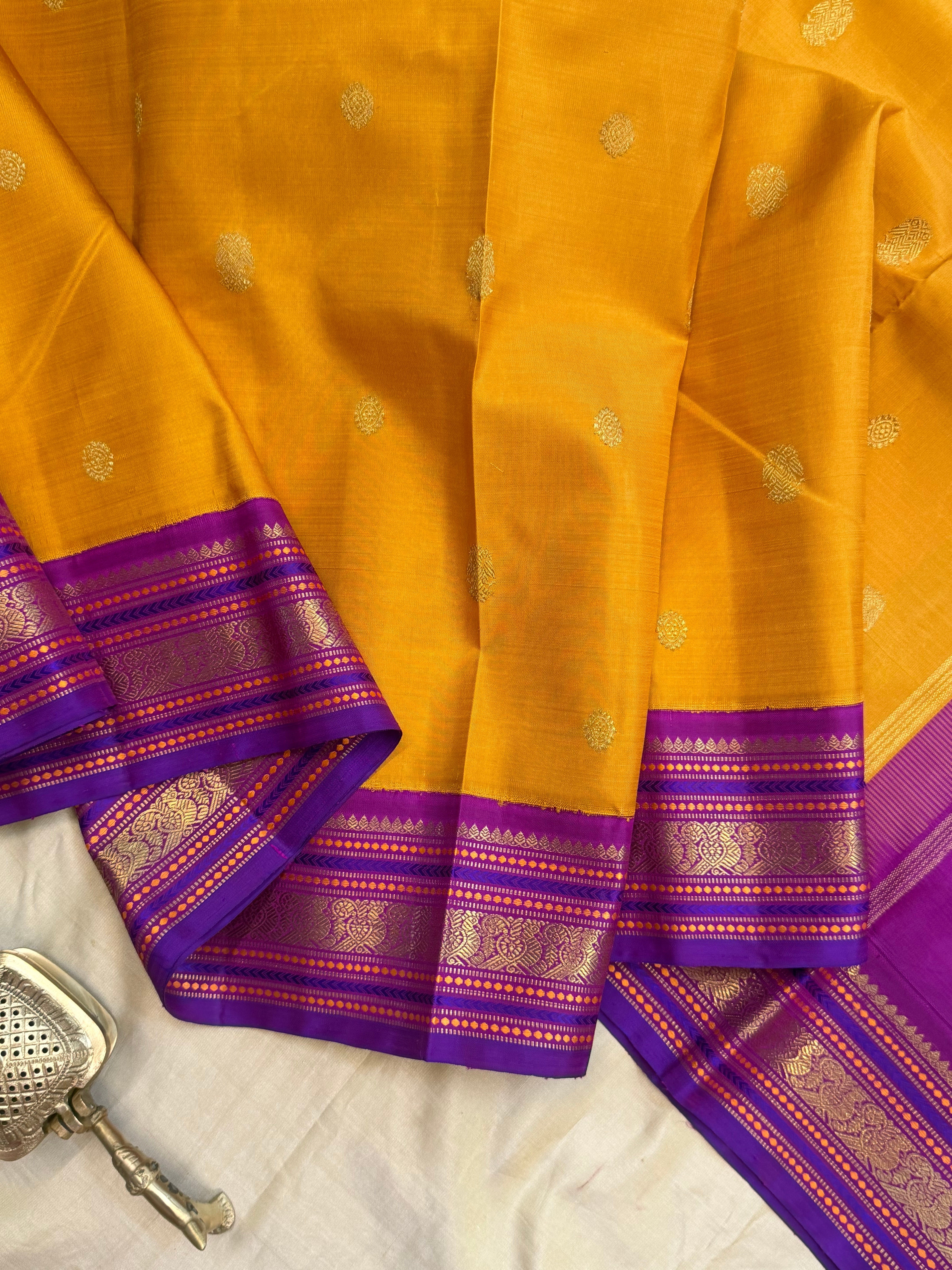 Vendaya manjal korvai / kanjipuram silk
