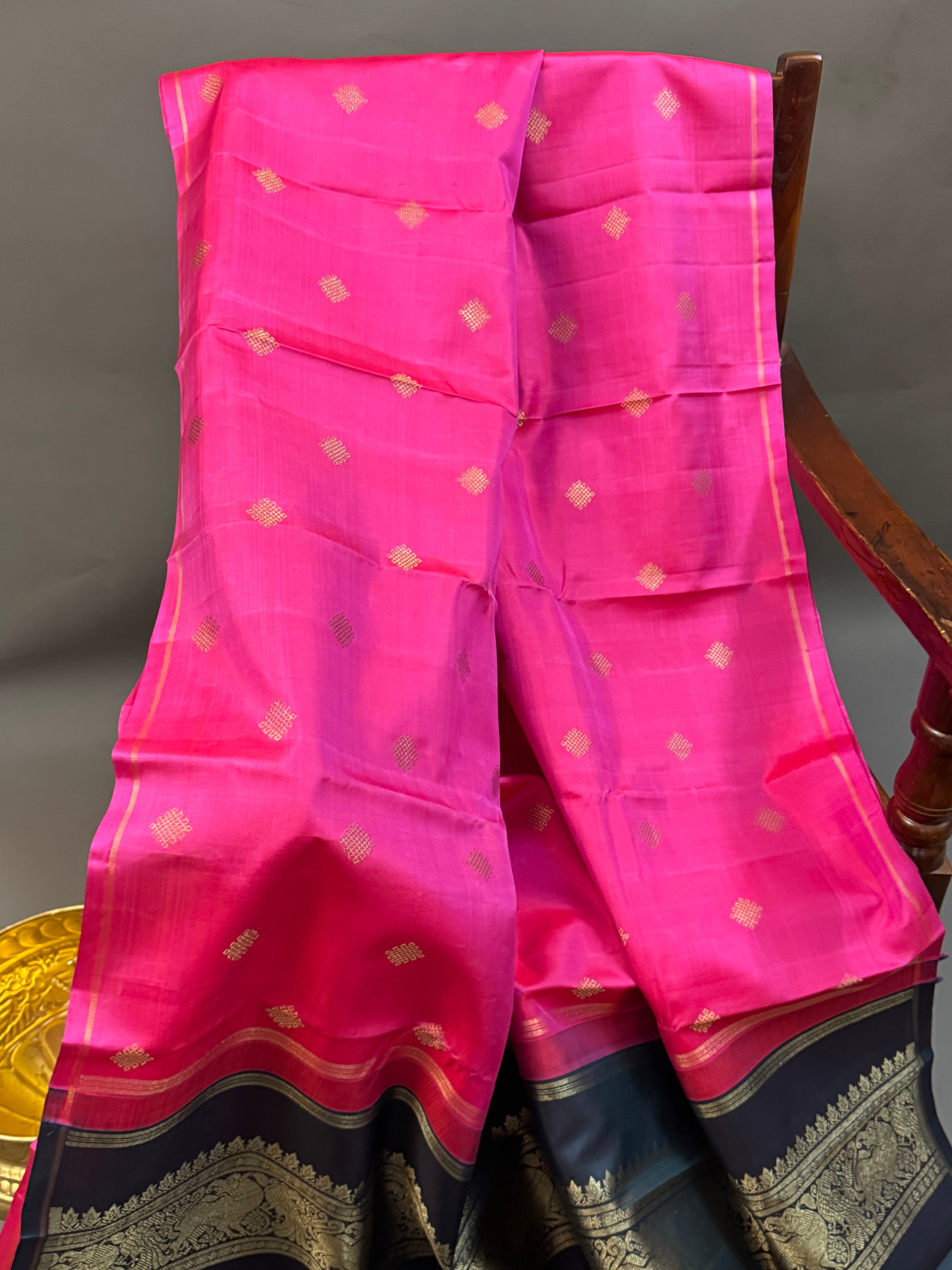 Lotus pink Kolam Butta Borderless kanjipuram silk saree
