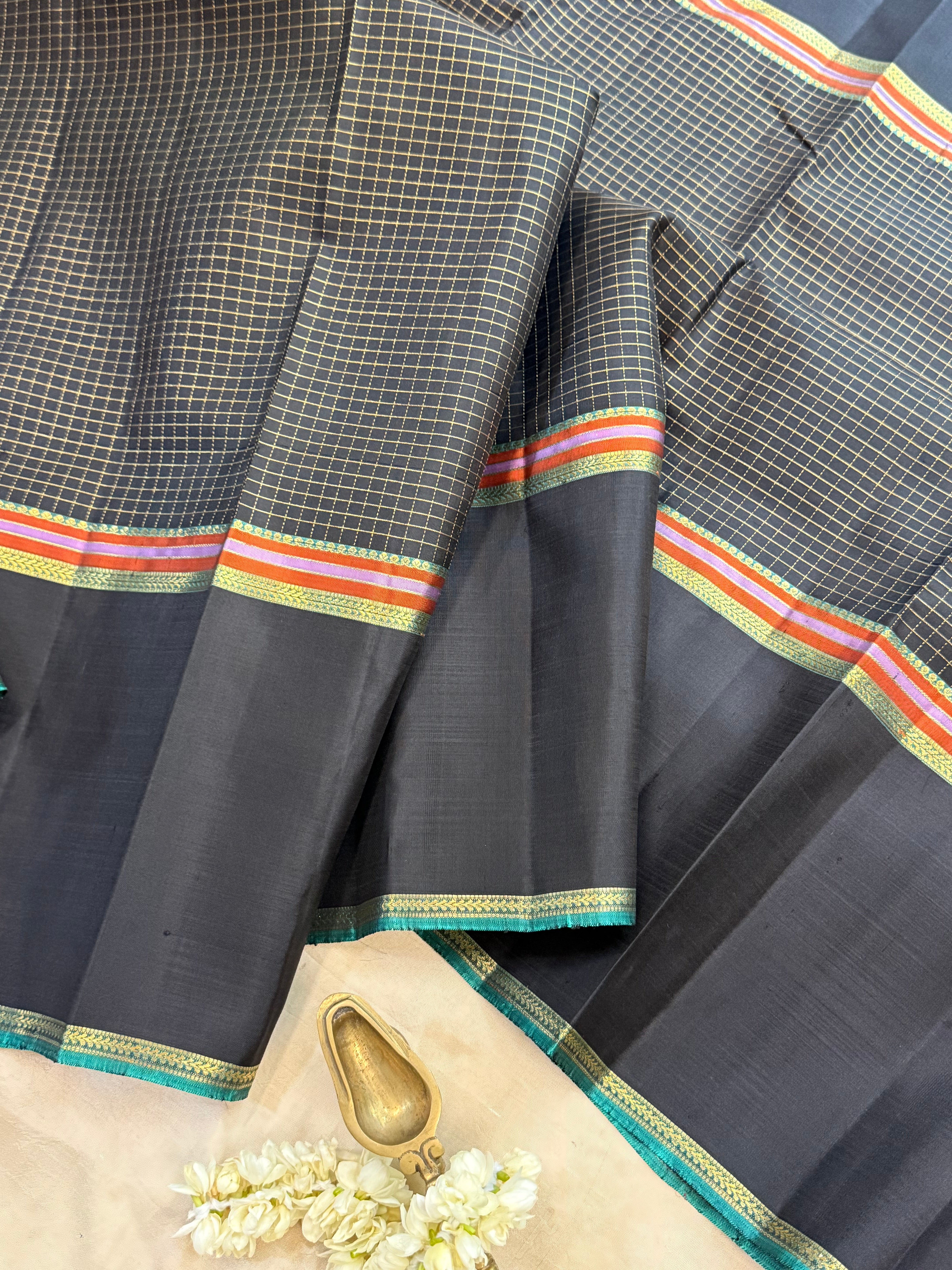 Vintage long border Zari Kattam / Kanjipuram silk