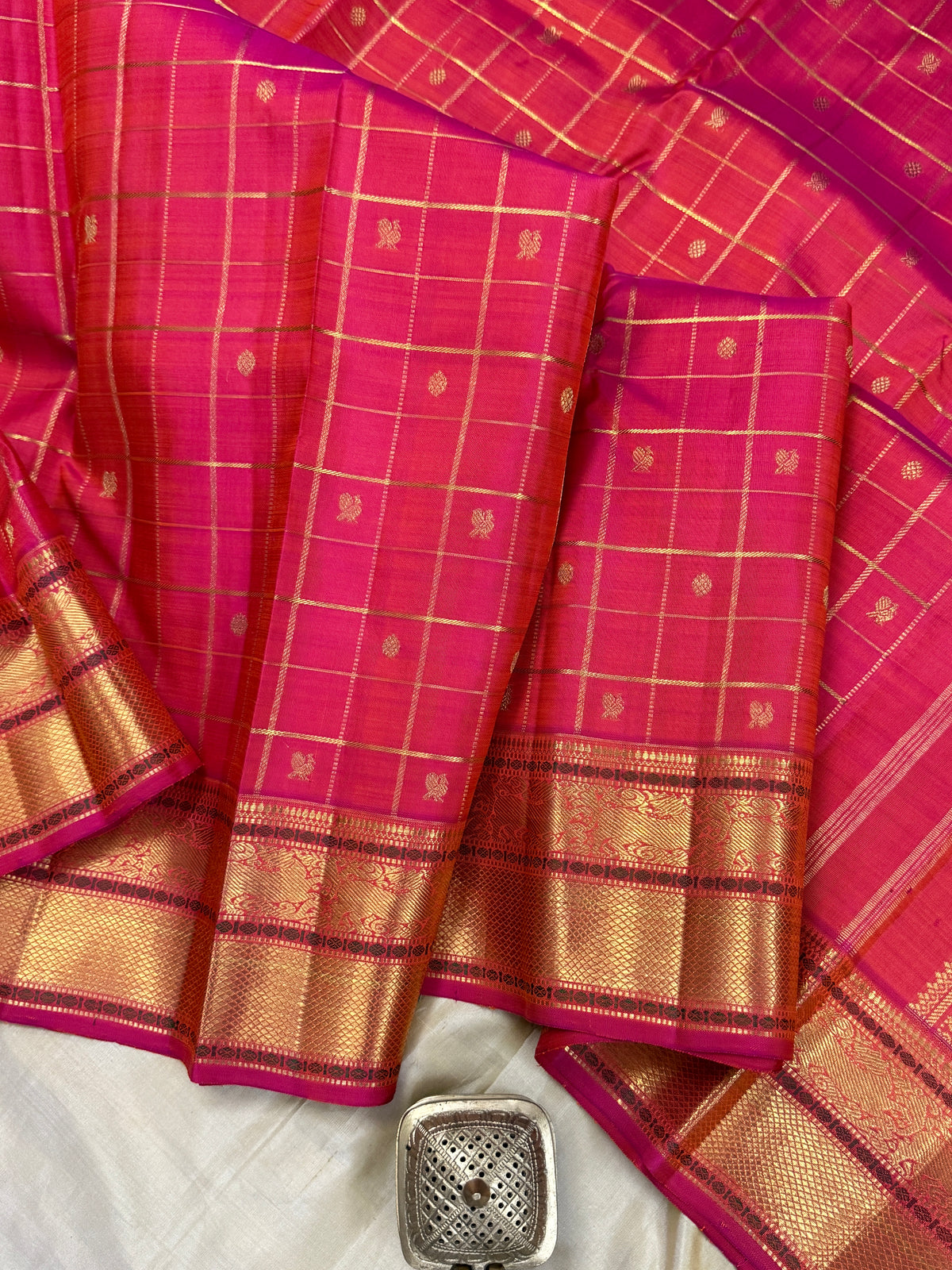 Peach pink with Pure Zari small Annam chakram Kattam butta /kanjipuram silk saree clsa 7739