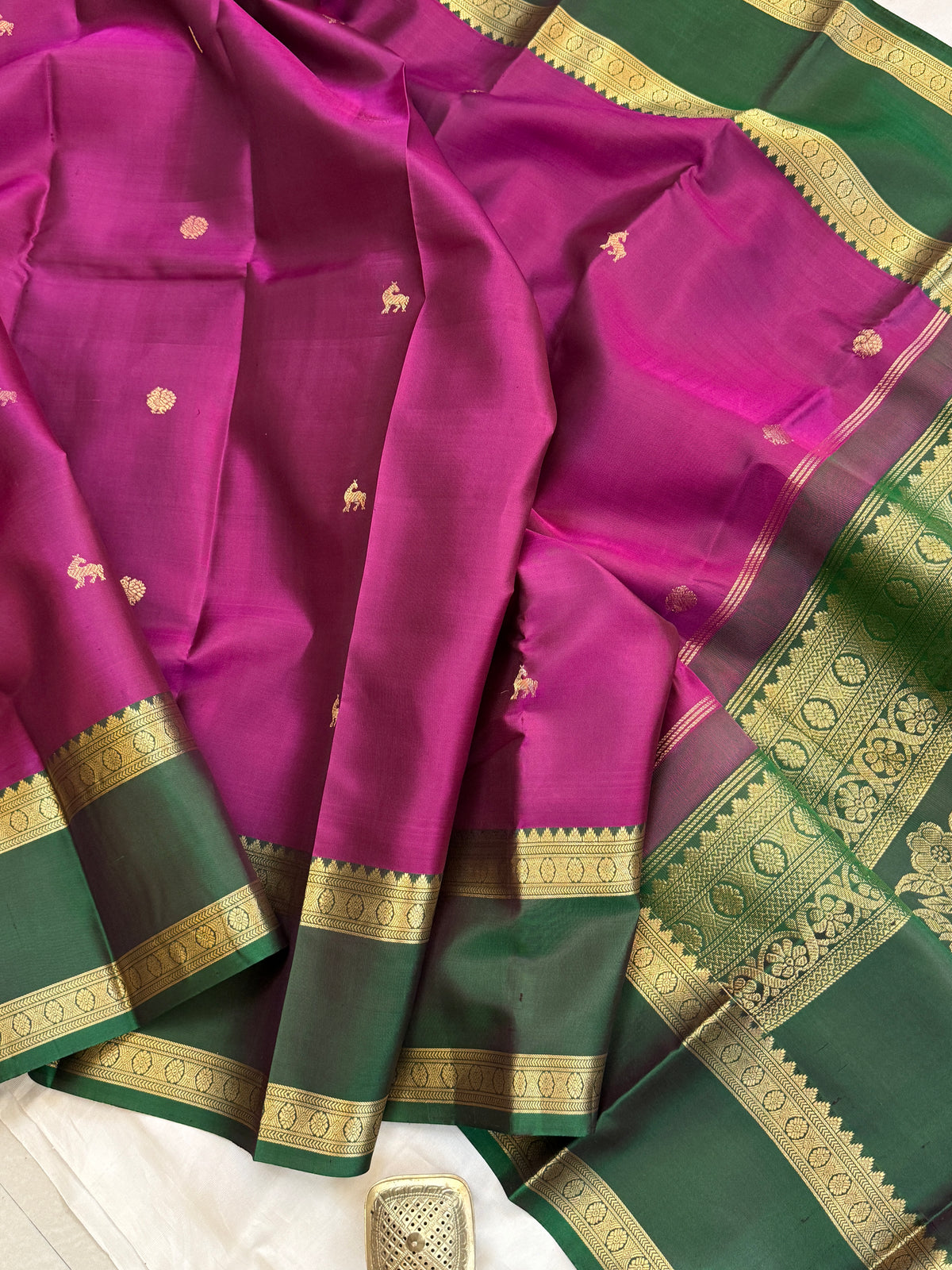 Special edition Majenta with Zari Butta silk saree/clsa 12400