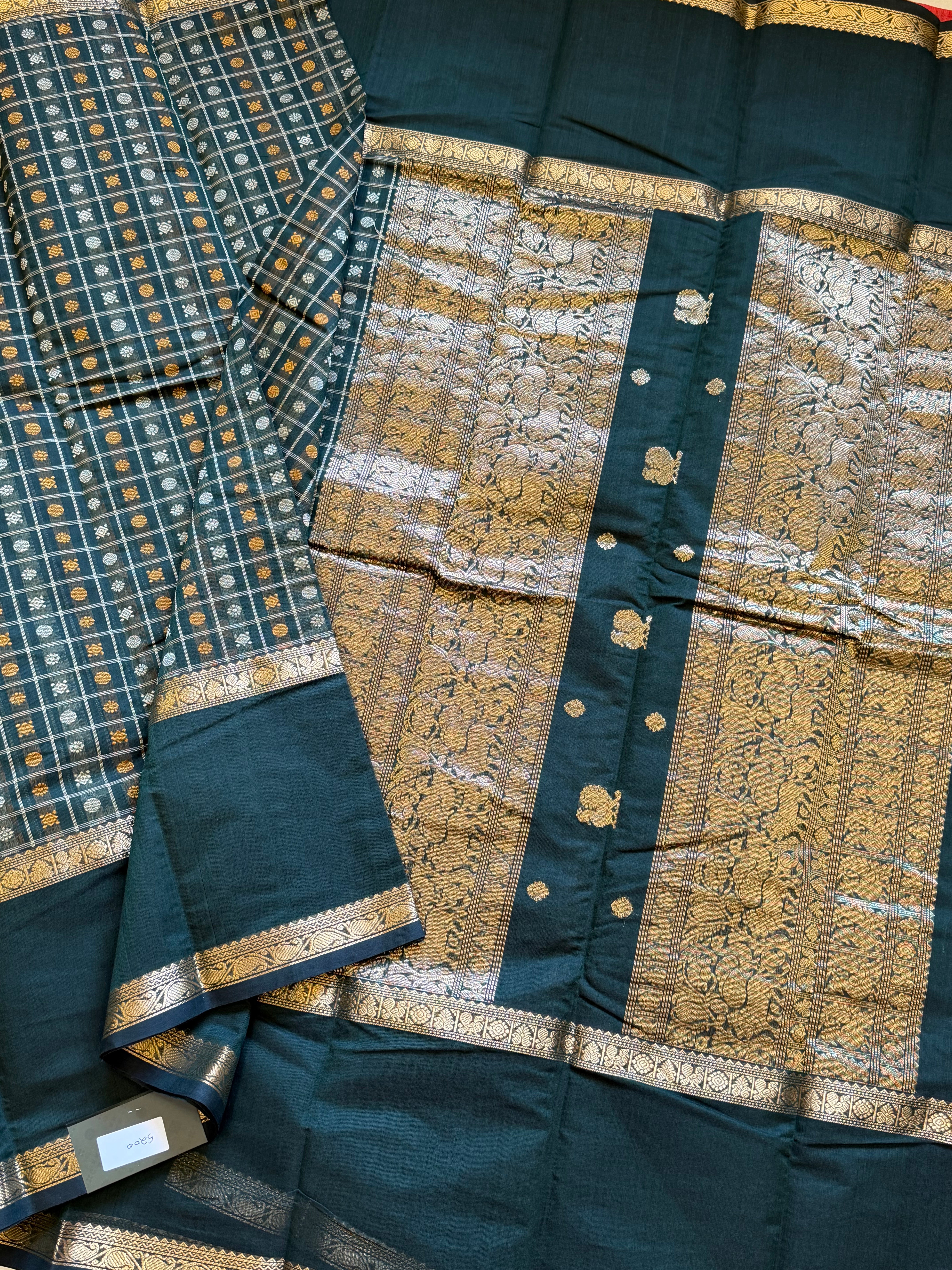 Dark green 1000 Butta Long border / Kanchi cotton