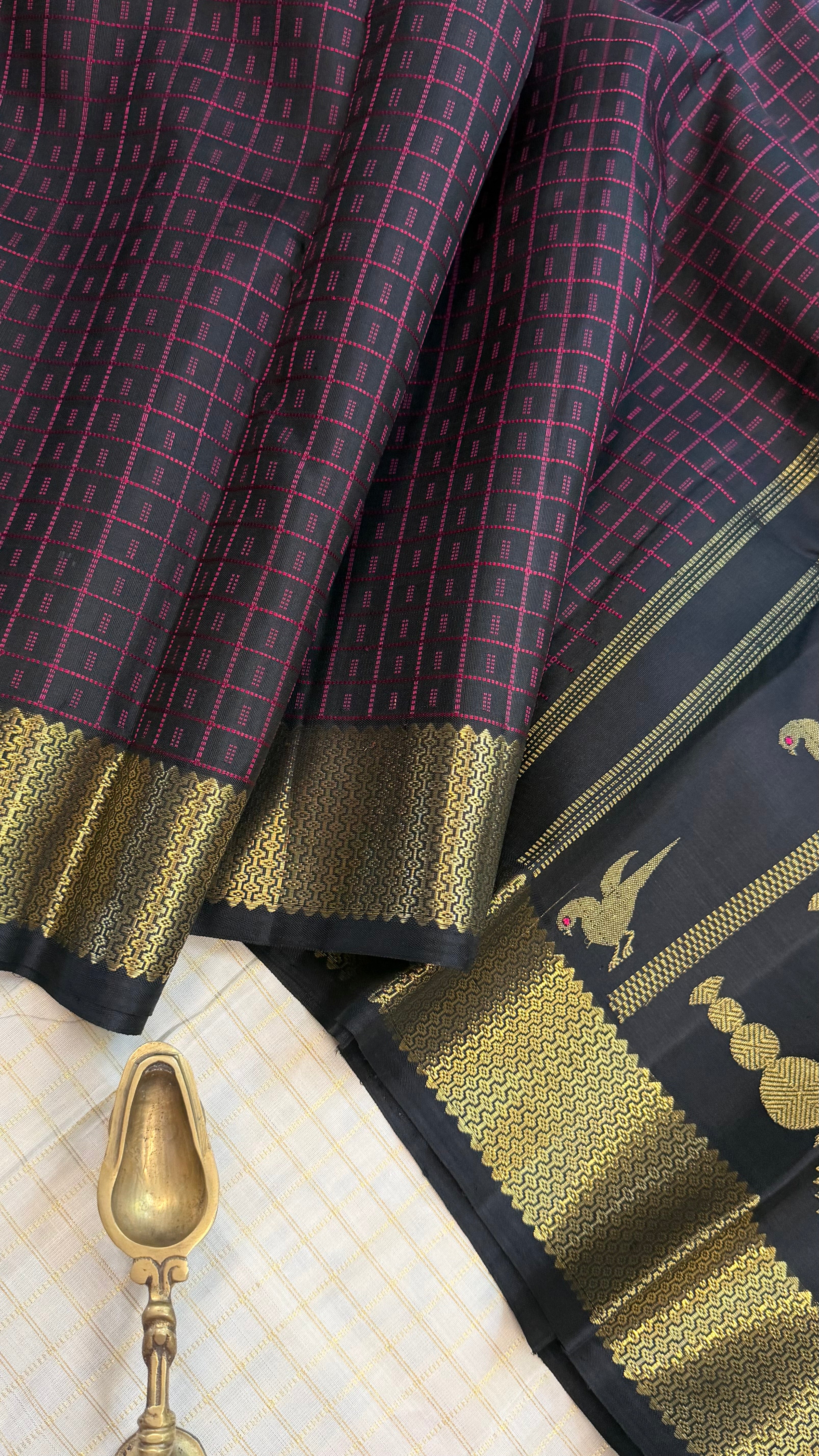 Black Molkalmorou inspired Kanjipuram / Kanjipuram silk.