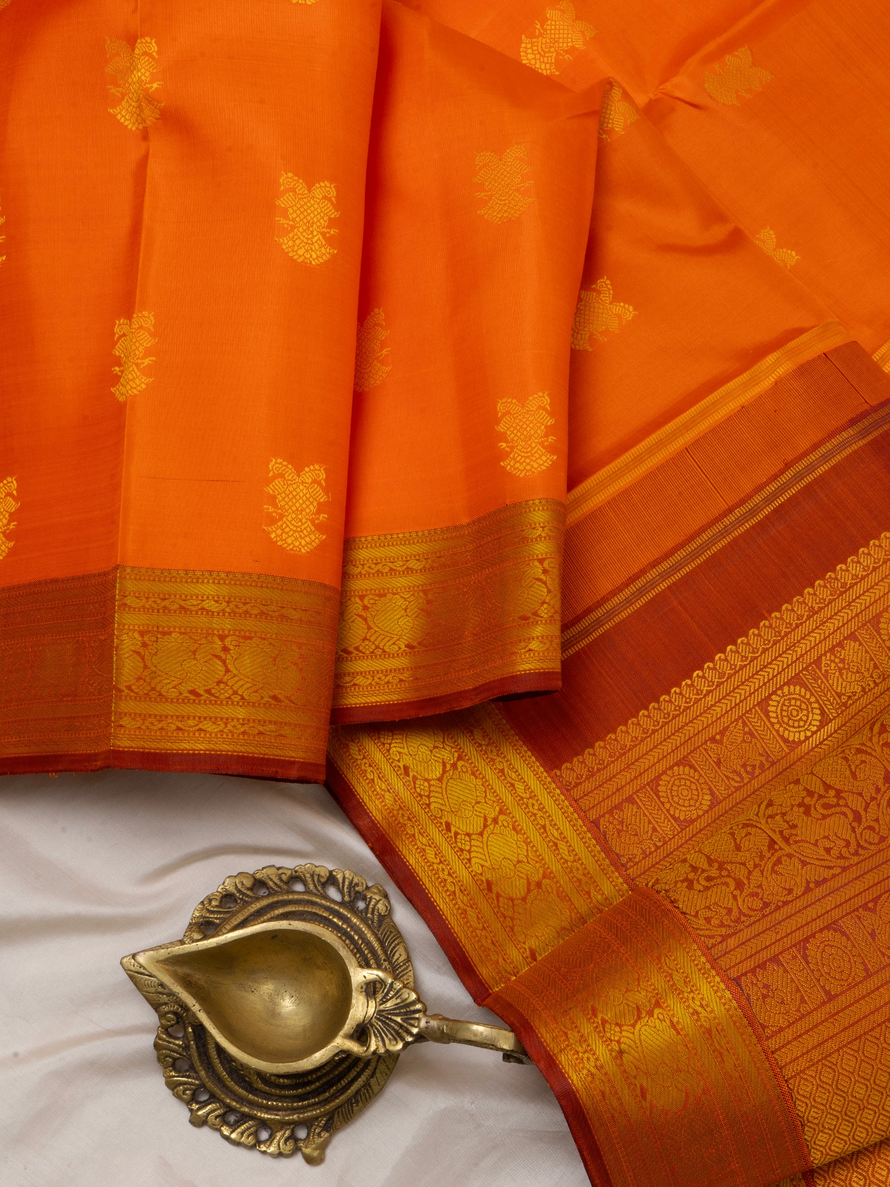 Orange Iruthalaipakshi thread work /Arani silk CLSA3421