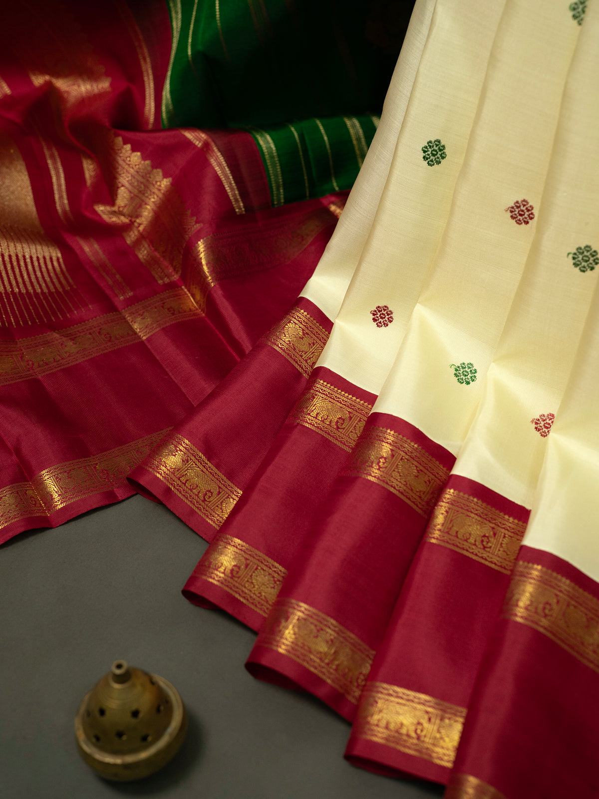 Off white double palla / Kanjipuram Silk Saree CLSA10867