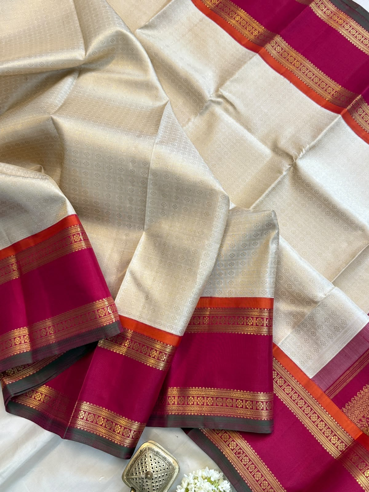 Brocade pure Zari Korvai Laksham Butta / Kanjipuram silk CLSA10710