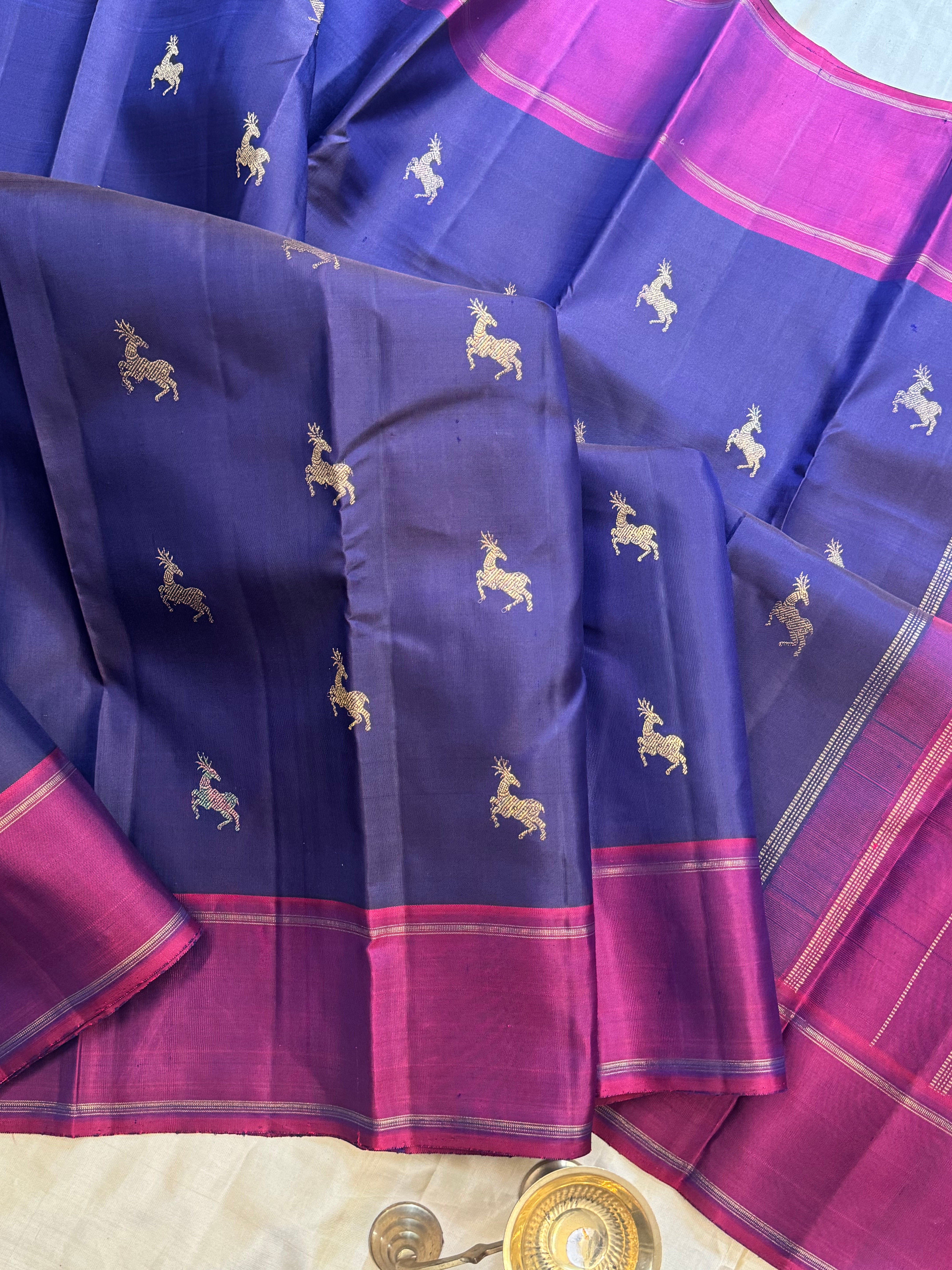 Dirty blue maan Butta / simple kanjipuram silk