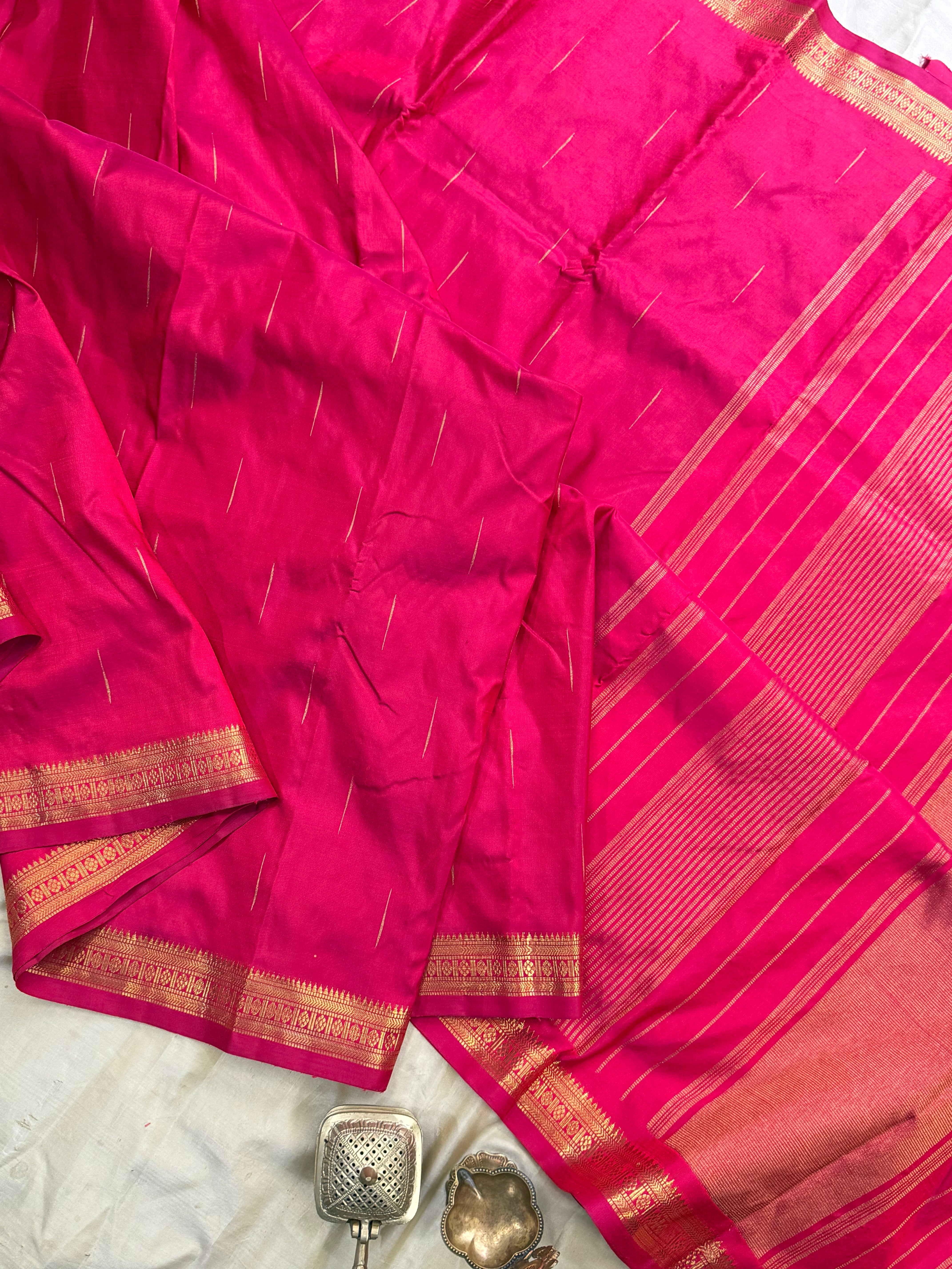 Pink malli moggu small border pure Zari Kanjipuram silk