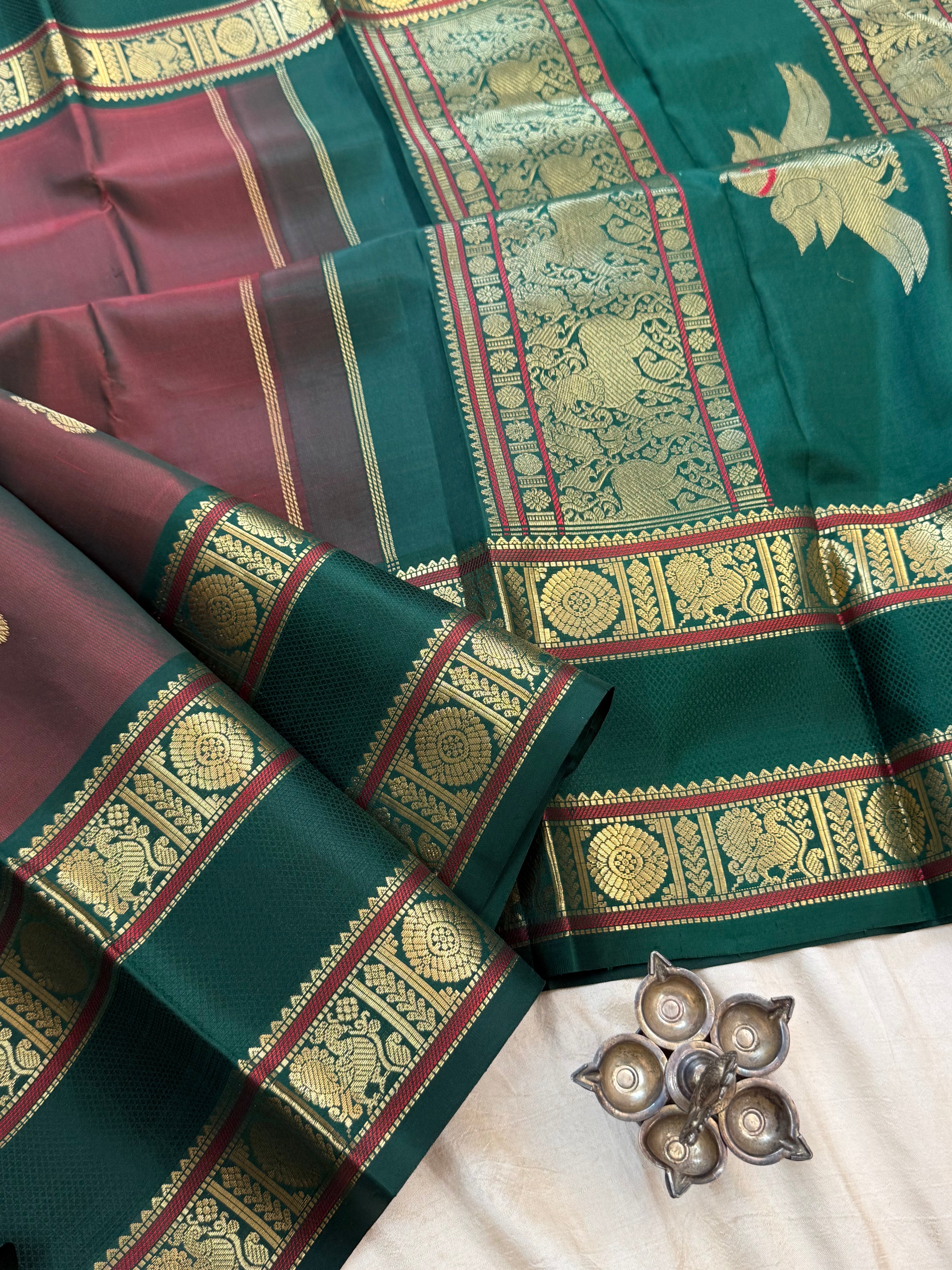 Manthulir Jodi Kili palla / Special edition silk saree