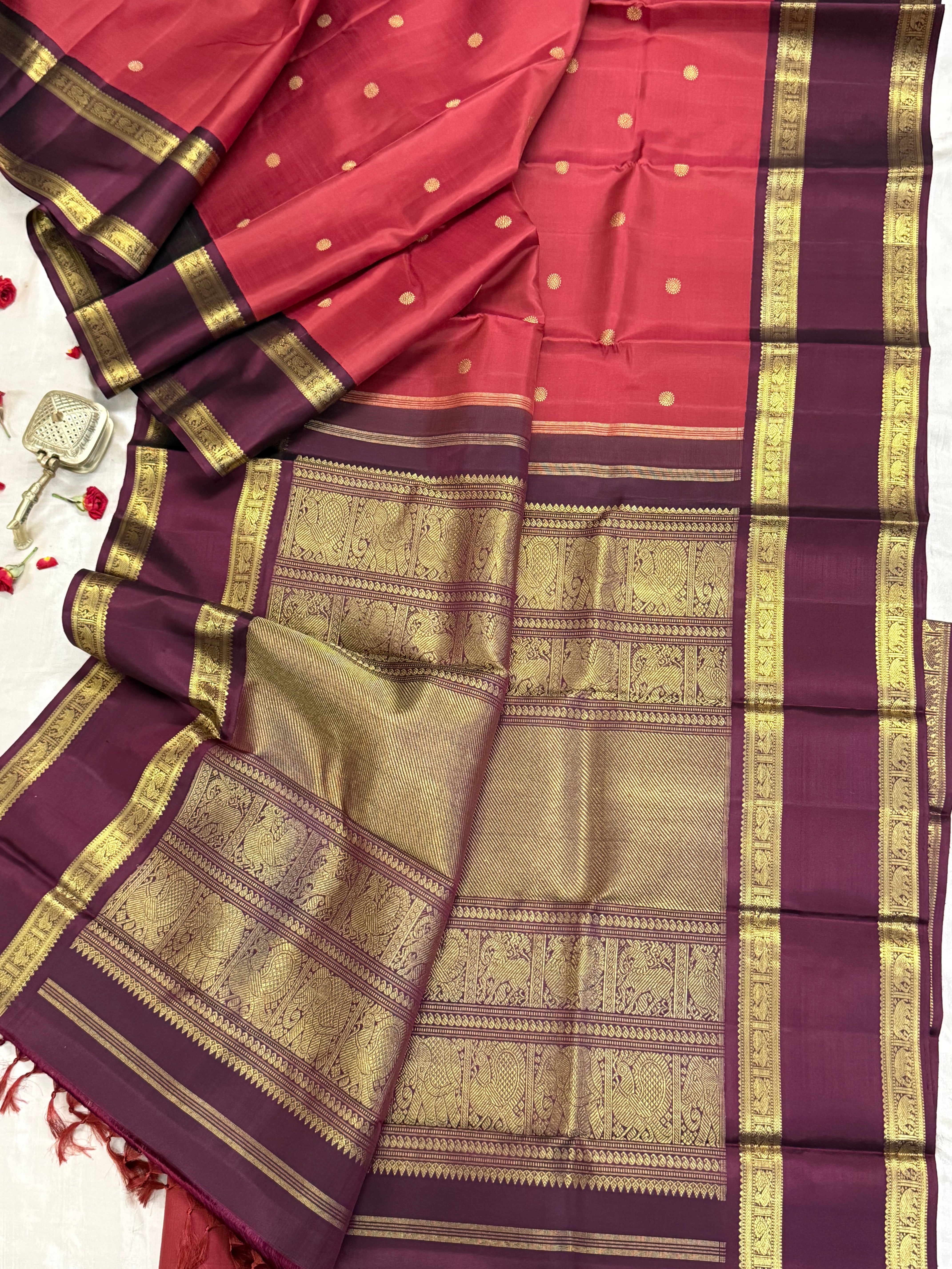 Vintage rustic and deep brown rettapet border kai korvai/ Kanjipuram silk