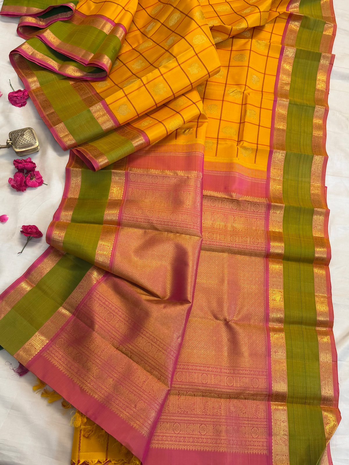 Yellow - Day 1 Navarthri colour pure Zari Kanjipuram silk / Yellow Kattam Butta