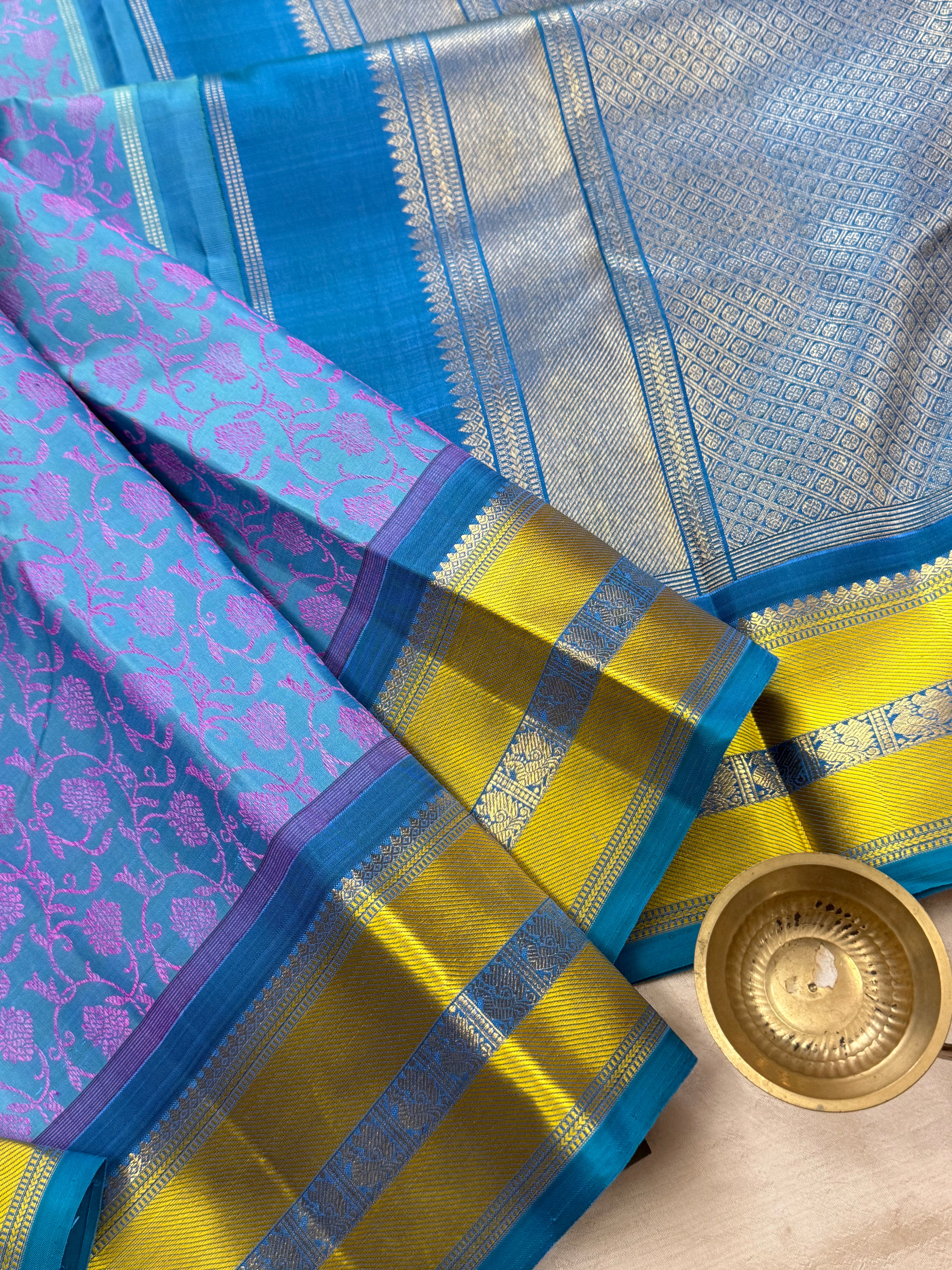 Master weaver - Blue jacquard kodi weaving / Kanjipuram silk