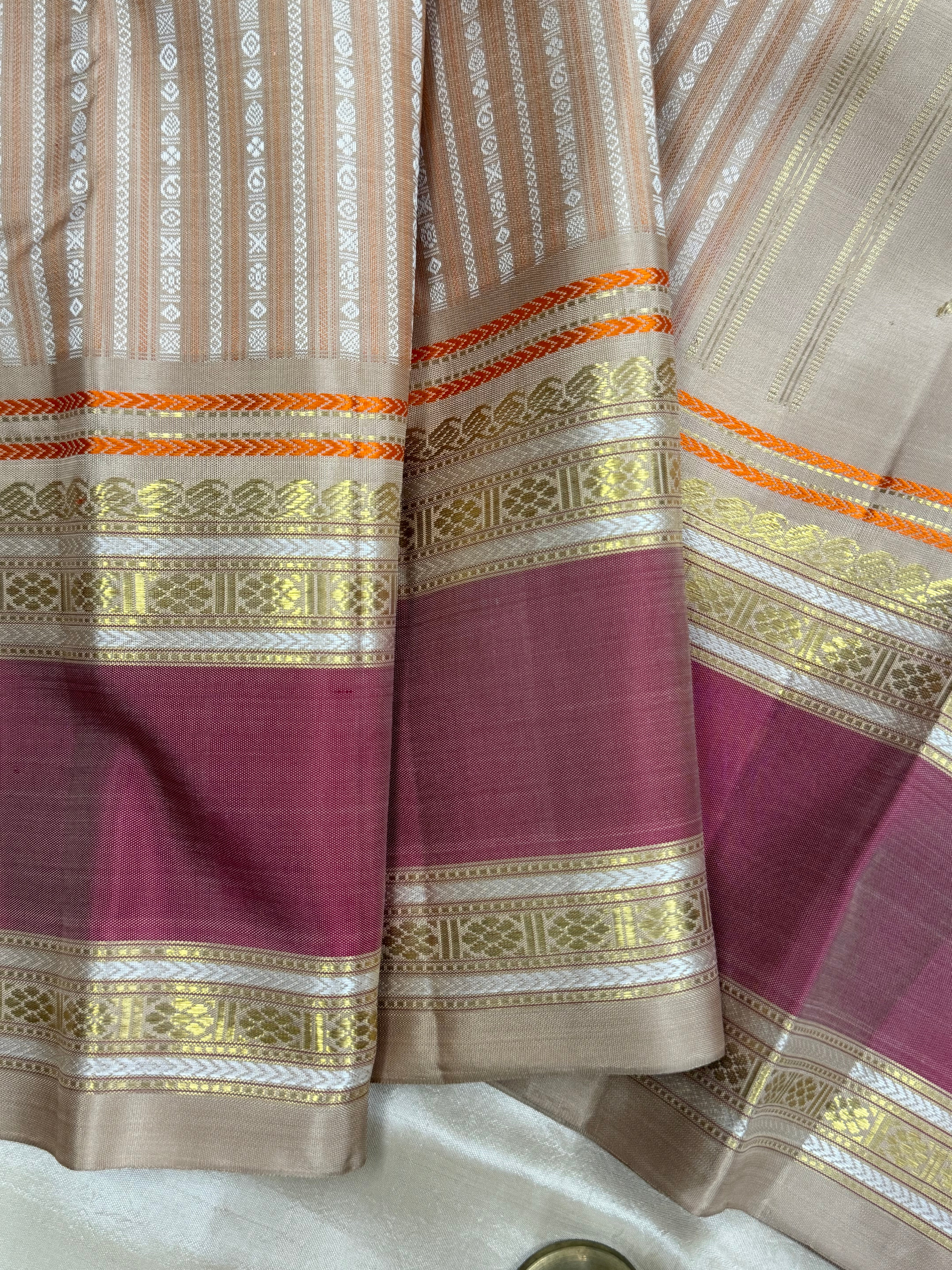 Master weaver - Special veldhari and corner pallu butta / Kanjipuram Silk