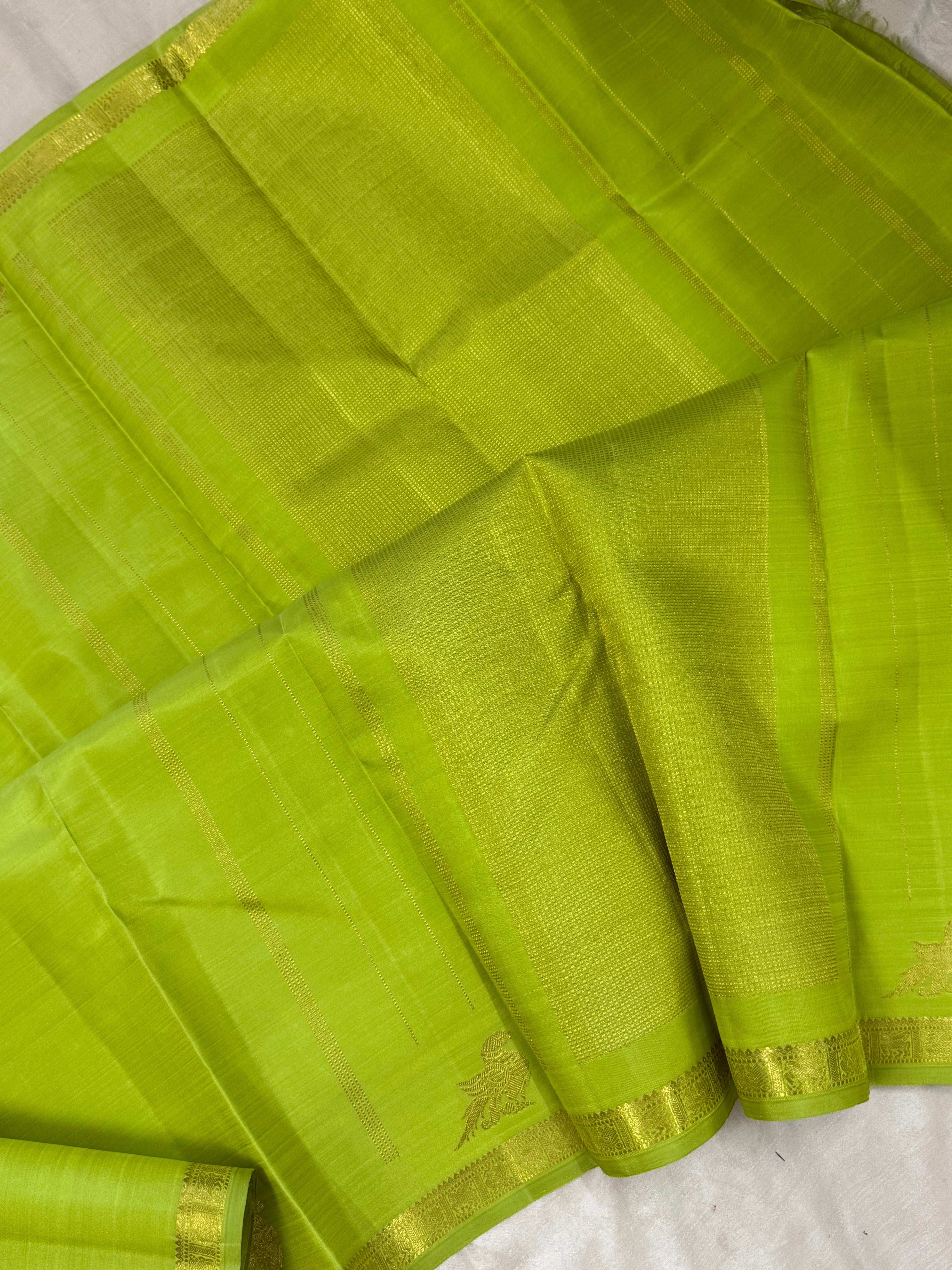 Parrot green kili border butta / Kanjipuram silk
