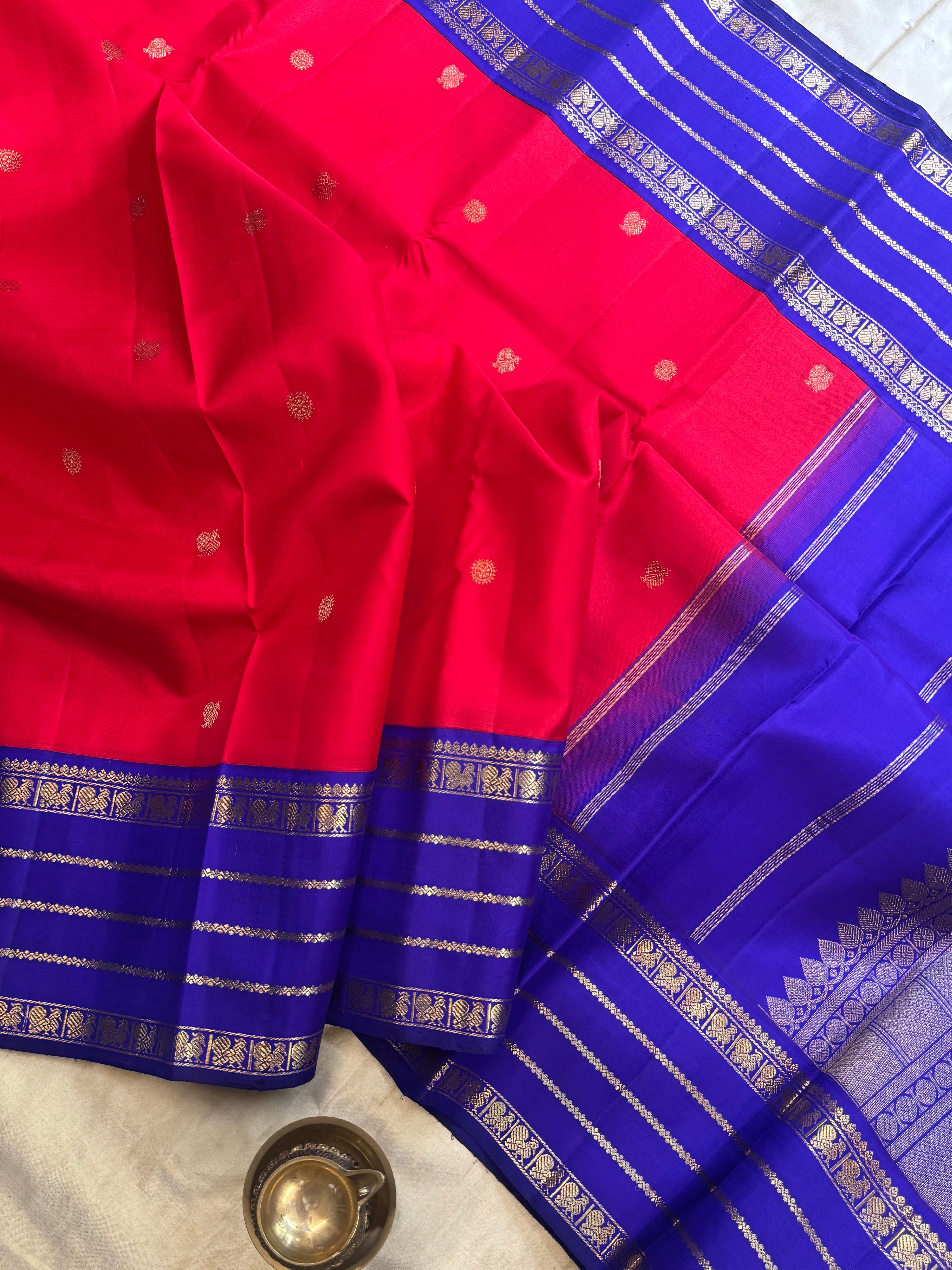 AALAYAM : Red varisapet korvai kanjipuram silk