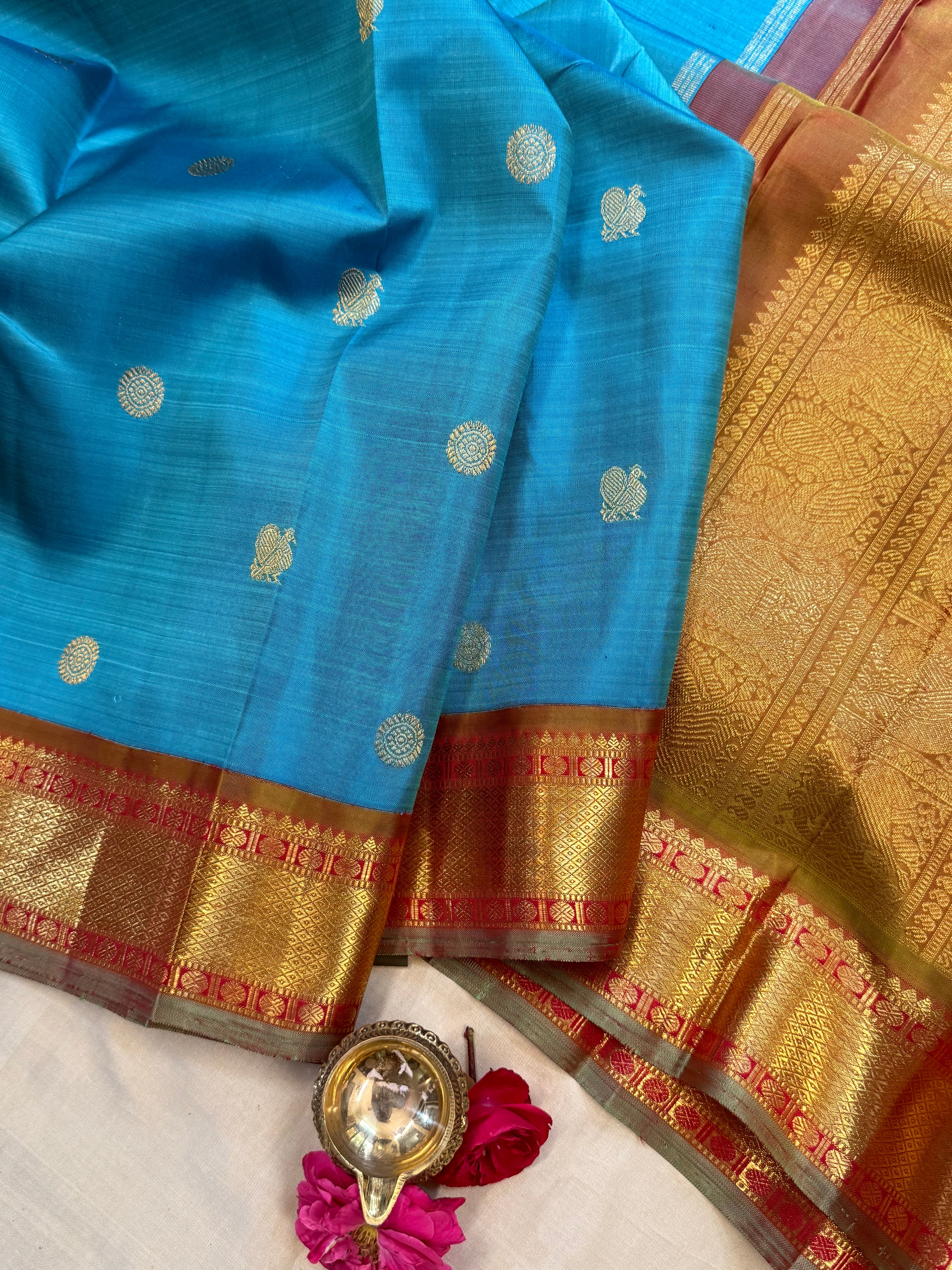 Rama blue and maanthulir kai korvai / kanjipuram silk