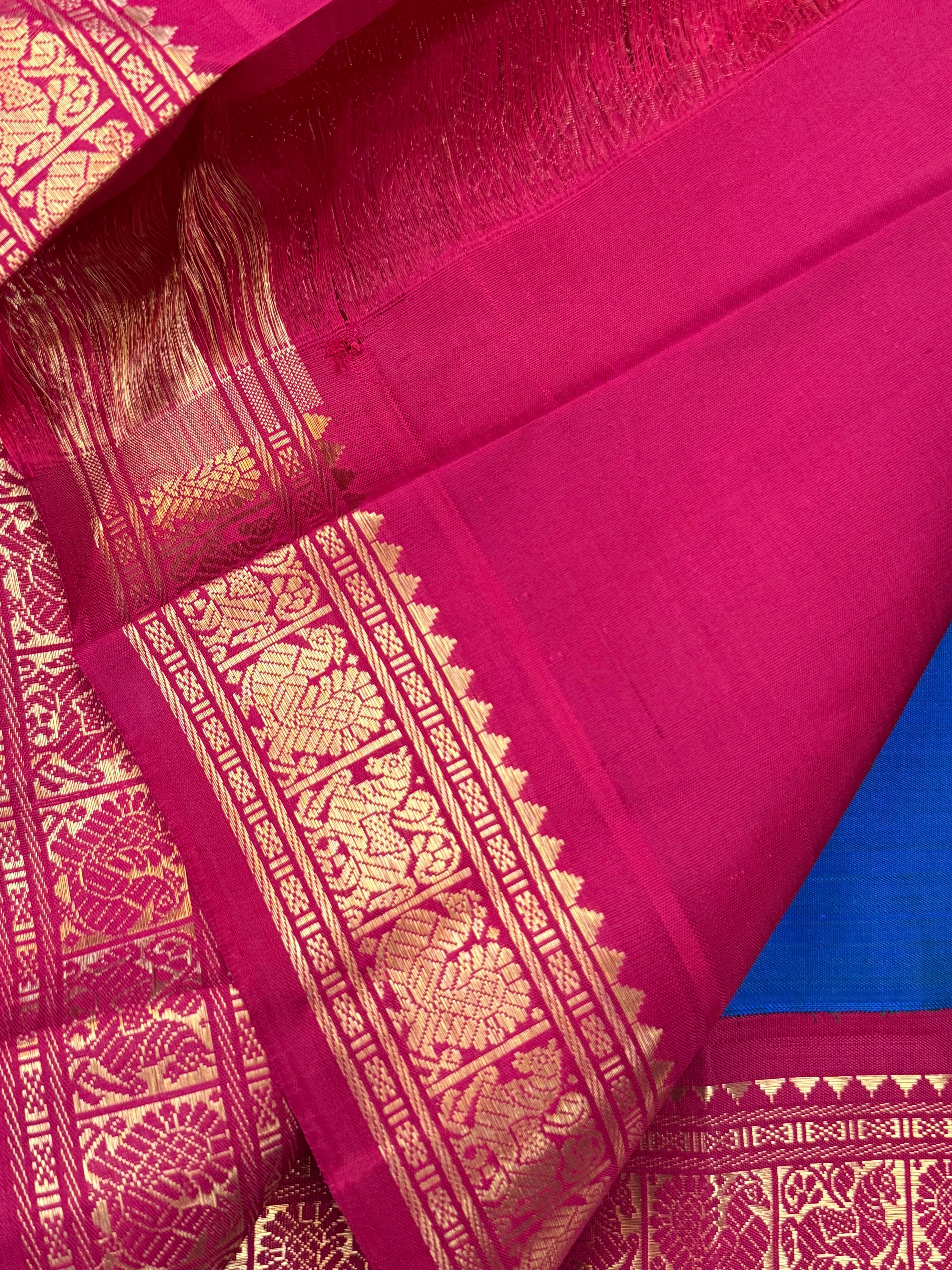 MAYILKAZHUTHU BODY WITH ARAKU TEMPLE SMALL KORVAI/ KANJIPURAM SILK CLSA10559
