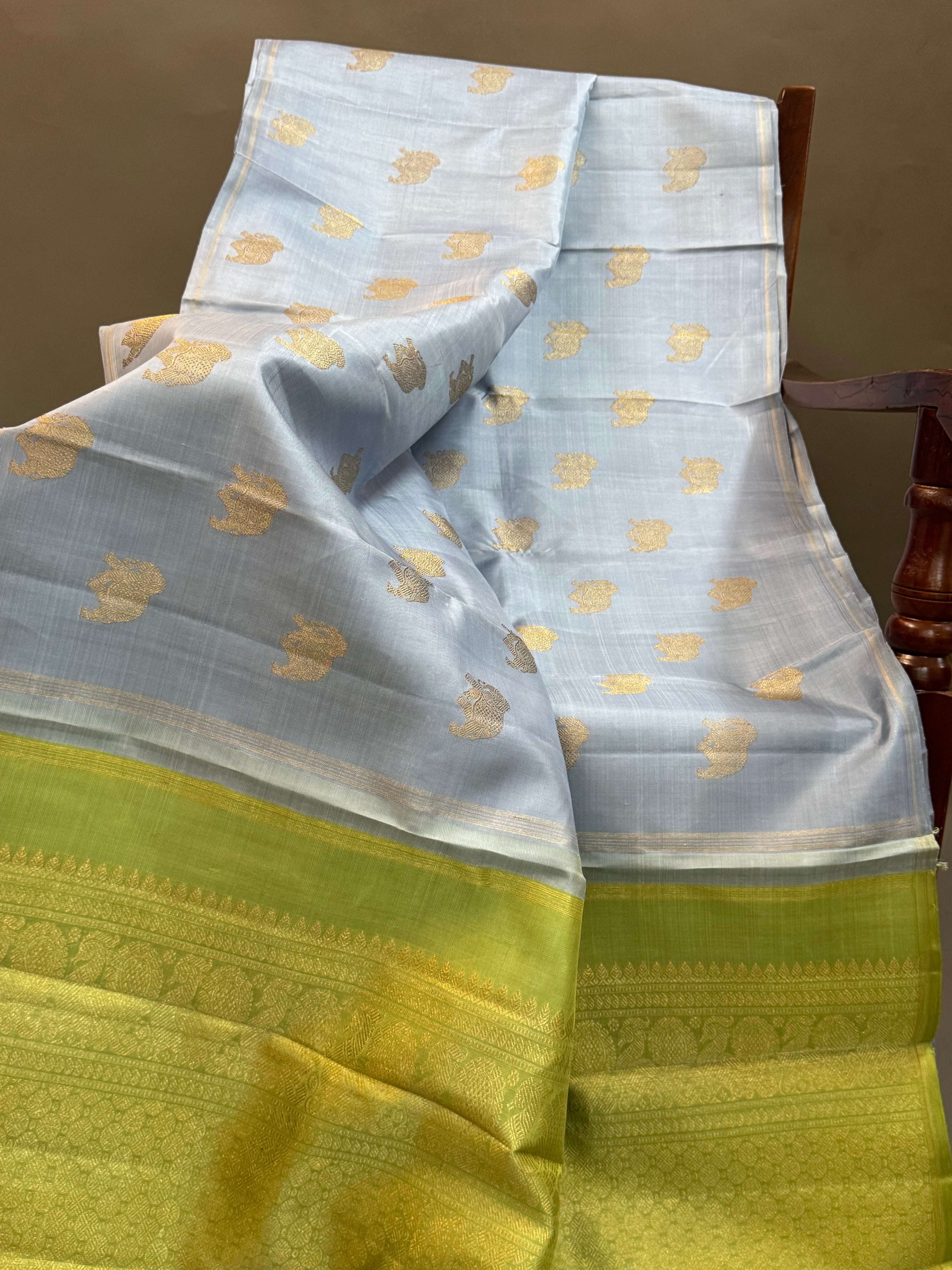 Powder blue elephant Butta Borderless kanjipuram silk saree