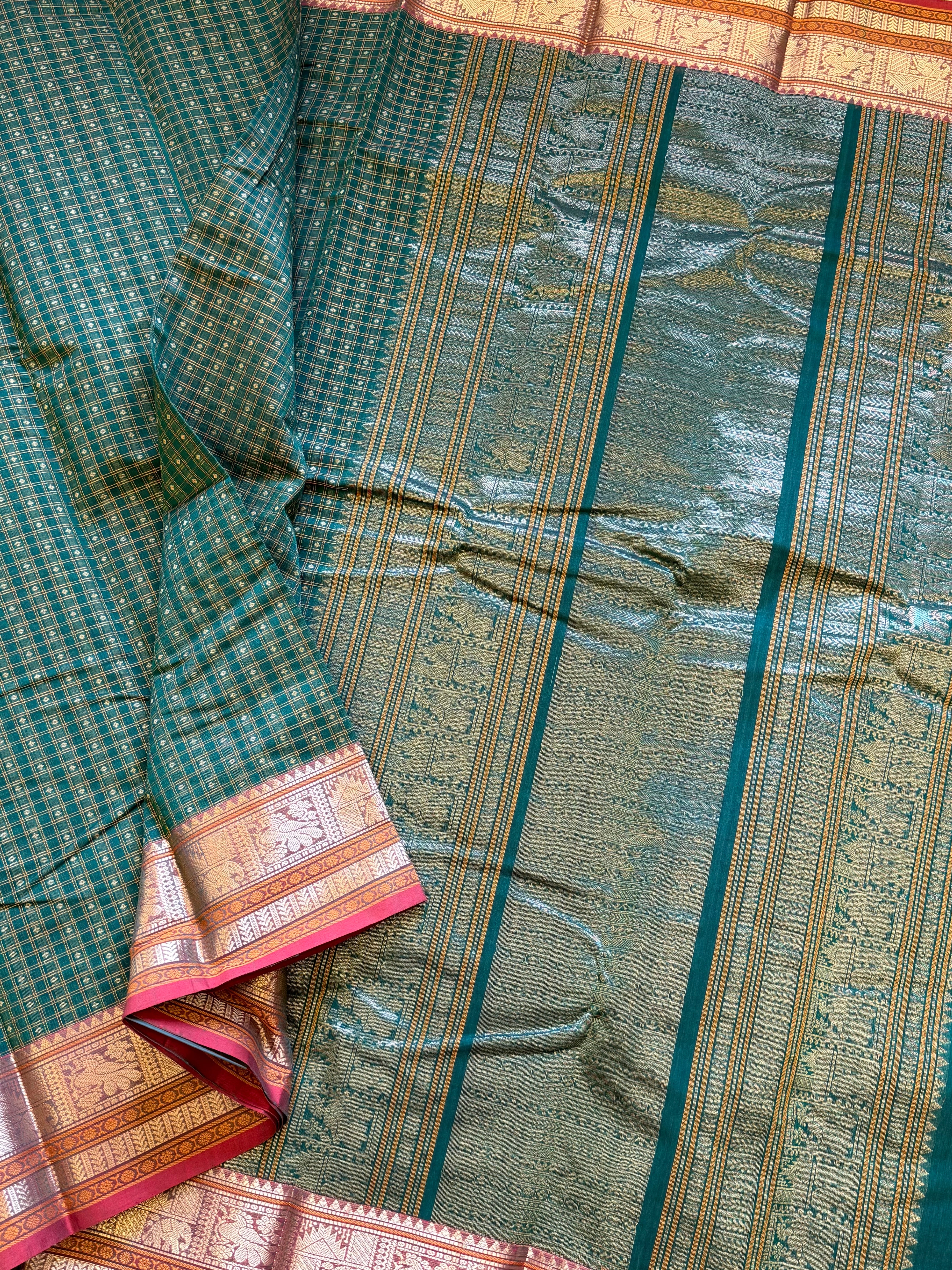 Green Zari pet diamond Laksham Butta / Kanchi cotton