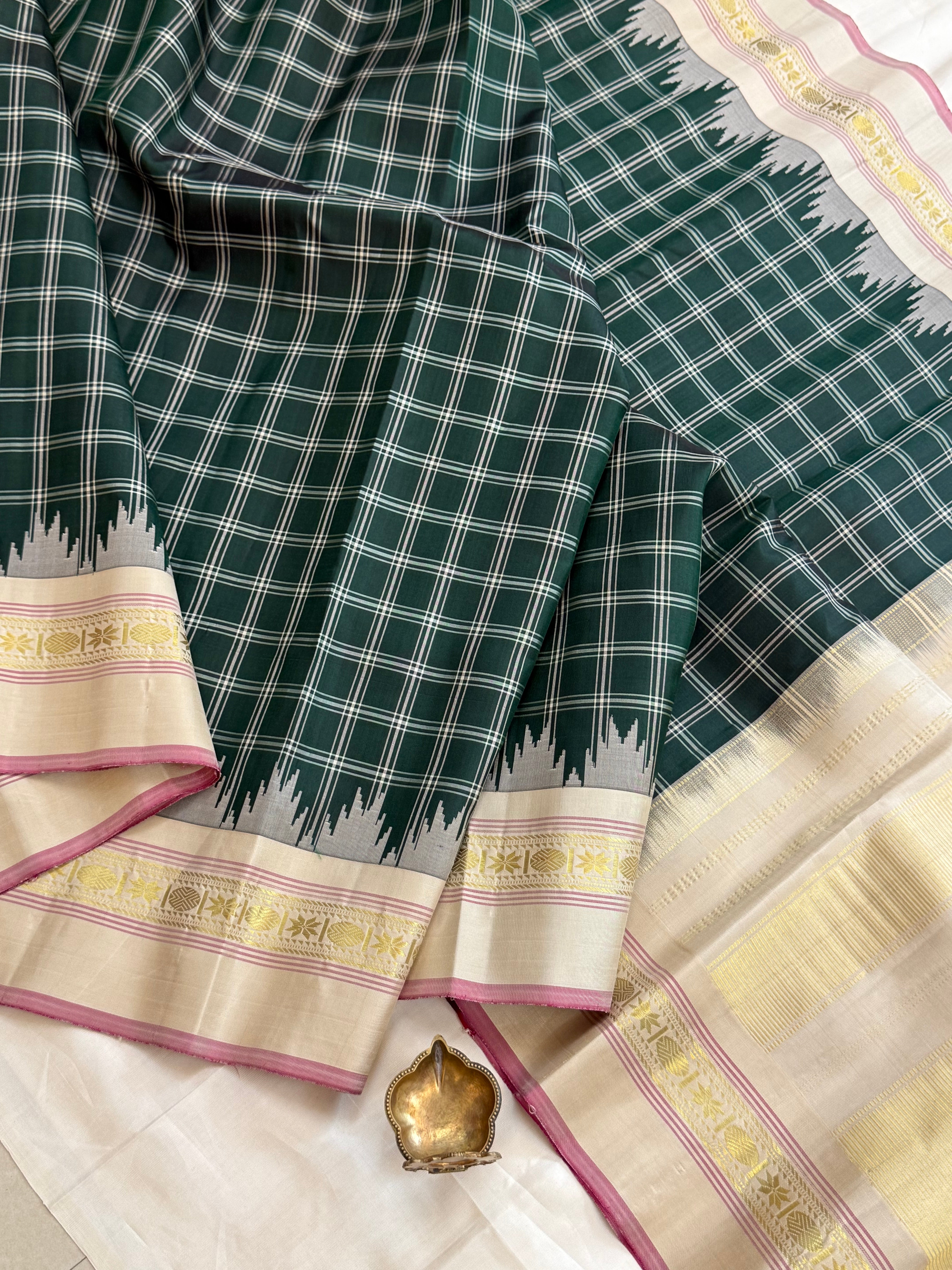 Dark green body checks with rekku border/ Gadwal silk CLSA11298