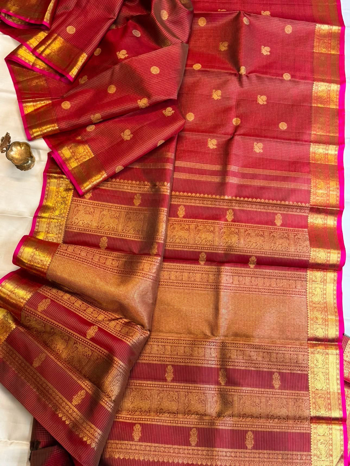 Manthulir pure Zari Kattam / kanjipuram silk saree