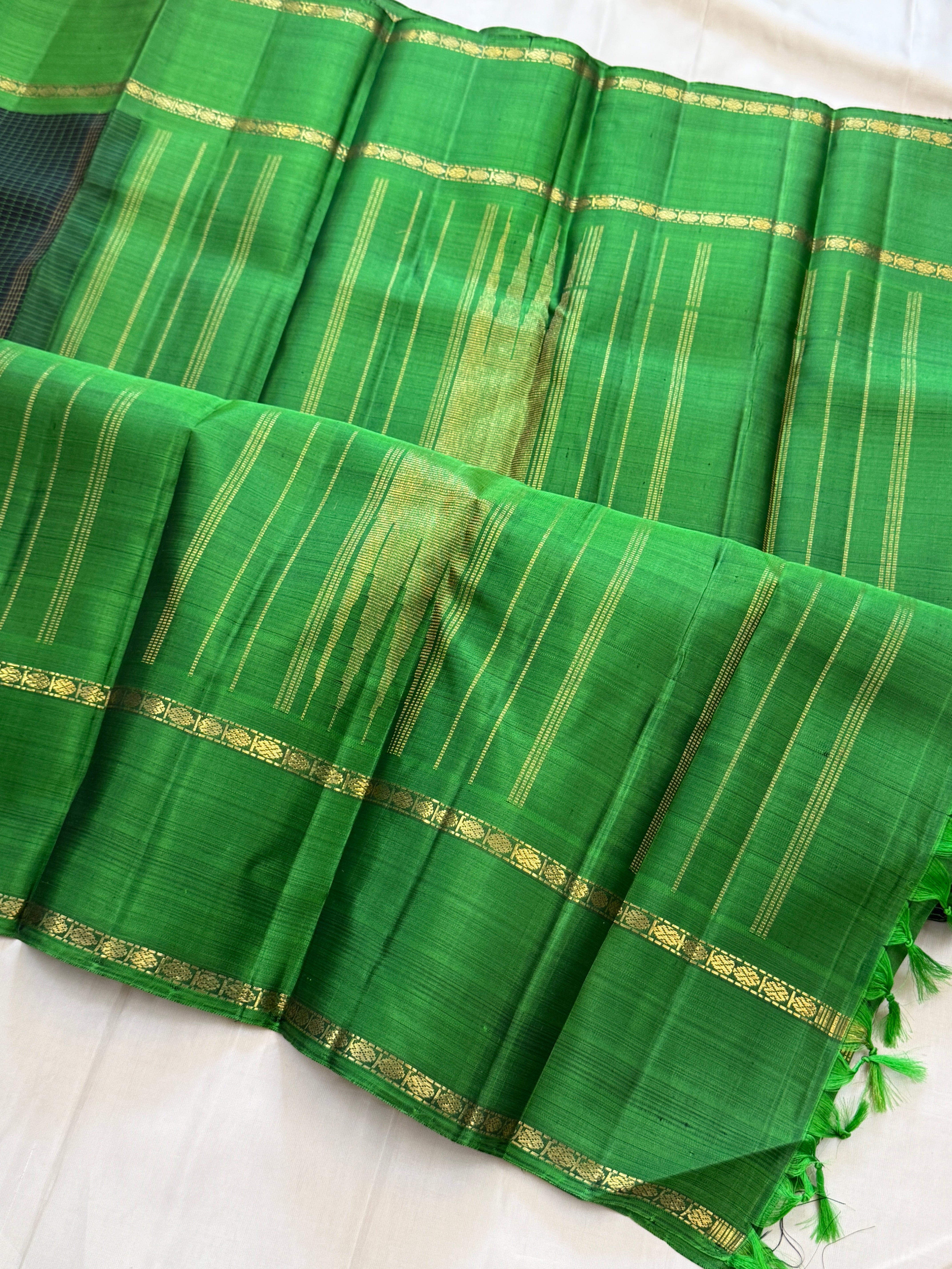 Dark green body checks with Retta pet border/ kanjipuram silk CLSA10711
