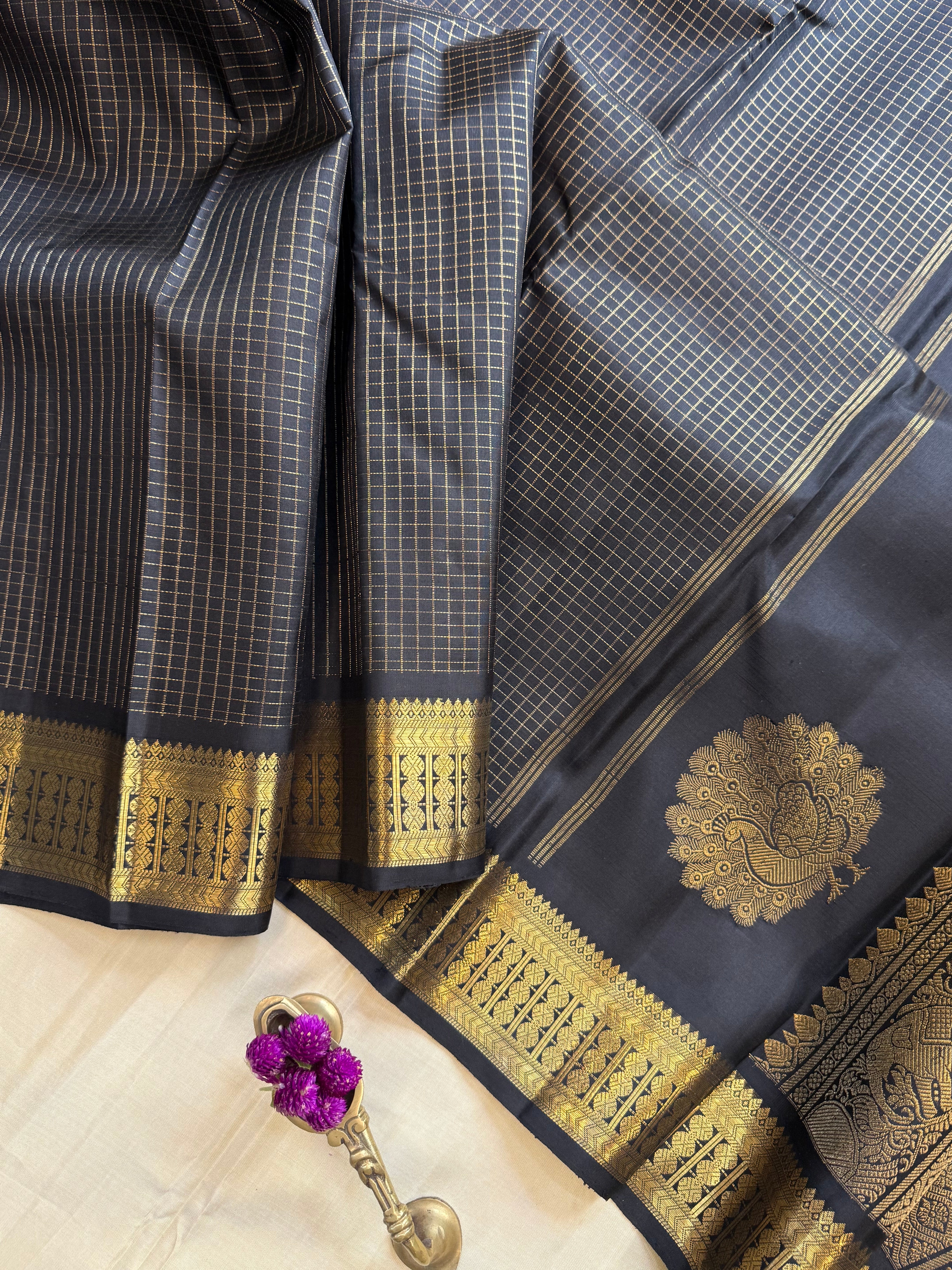 Black Zari Kattam/ kanjipuram silk saree