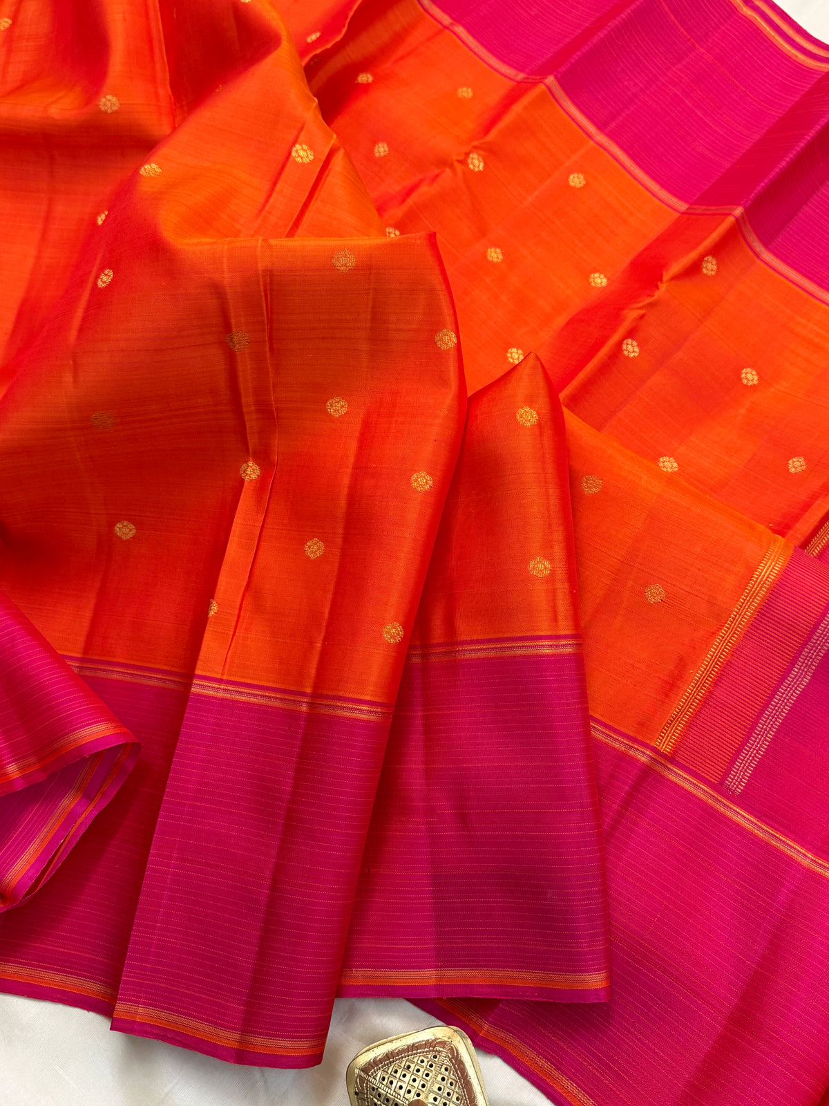 Orange body and zari Butta / kanjipuram silk saree clsa 12133