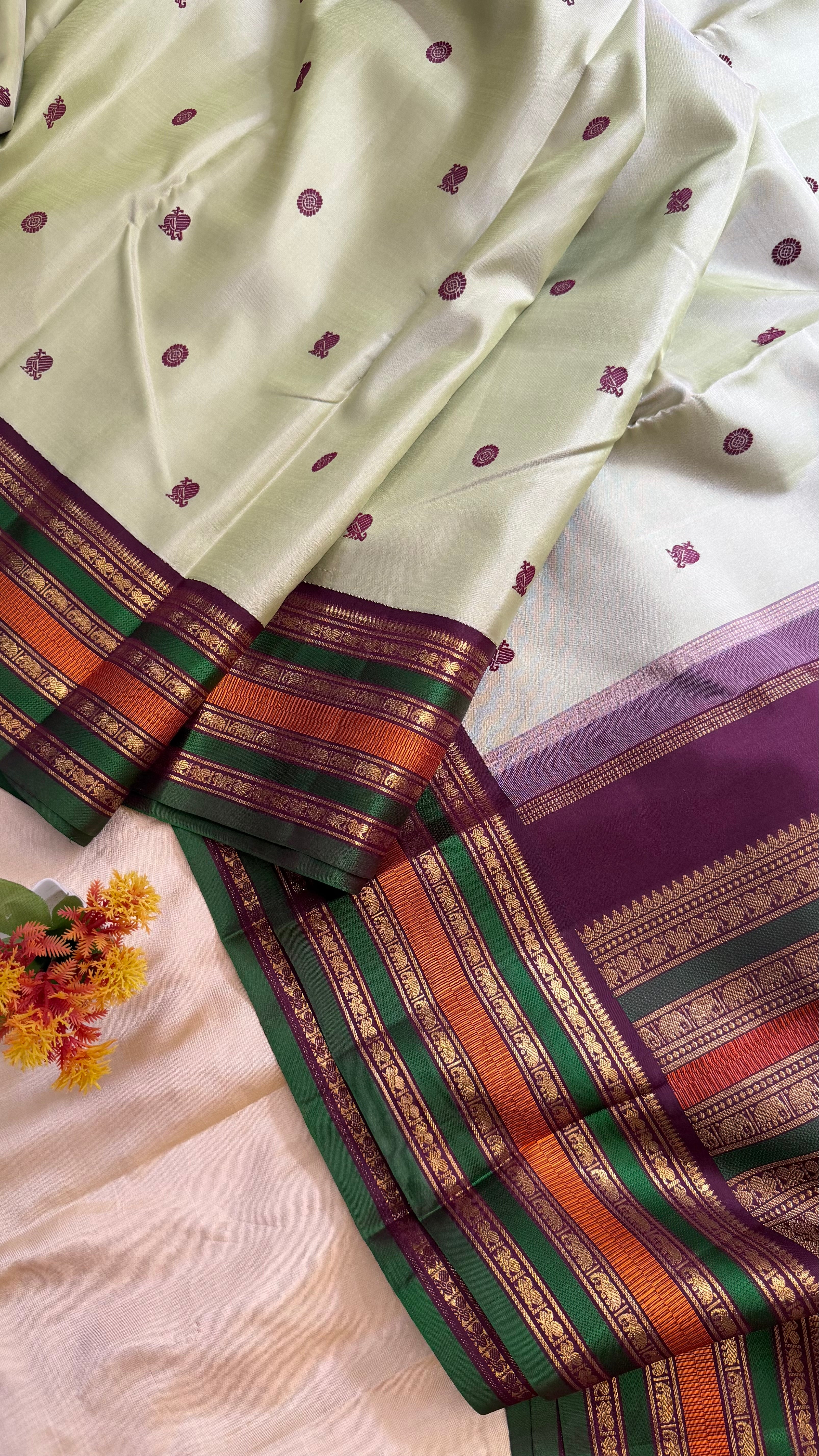 Coffee green Varisapet Korvai / Kanjipuram silk