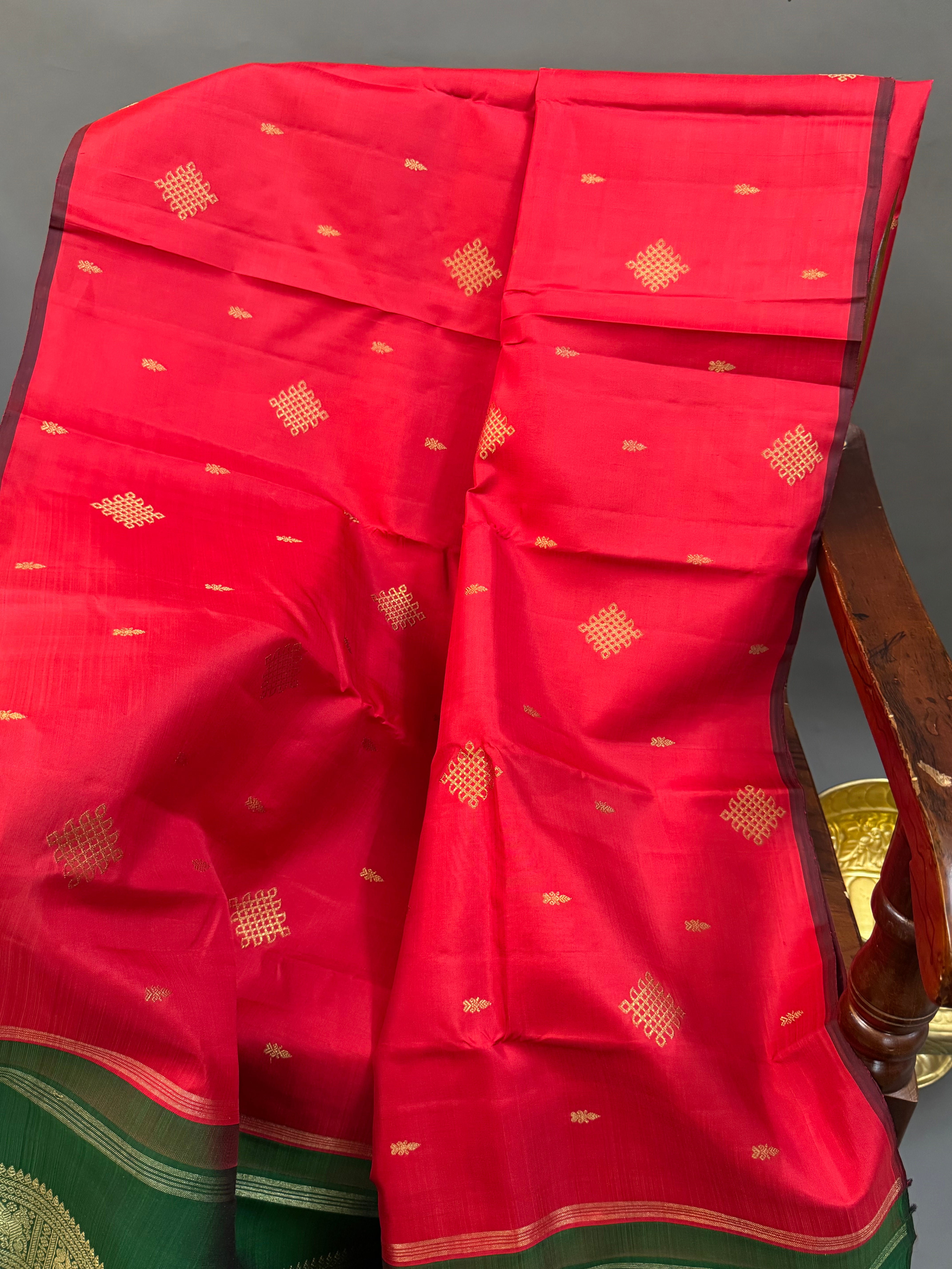 Red Kolam Butta borderless pure kanjipuram silk saree