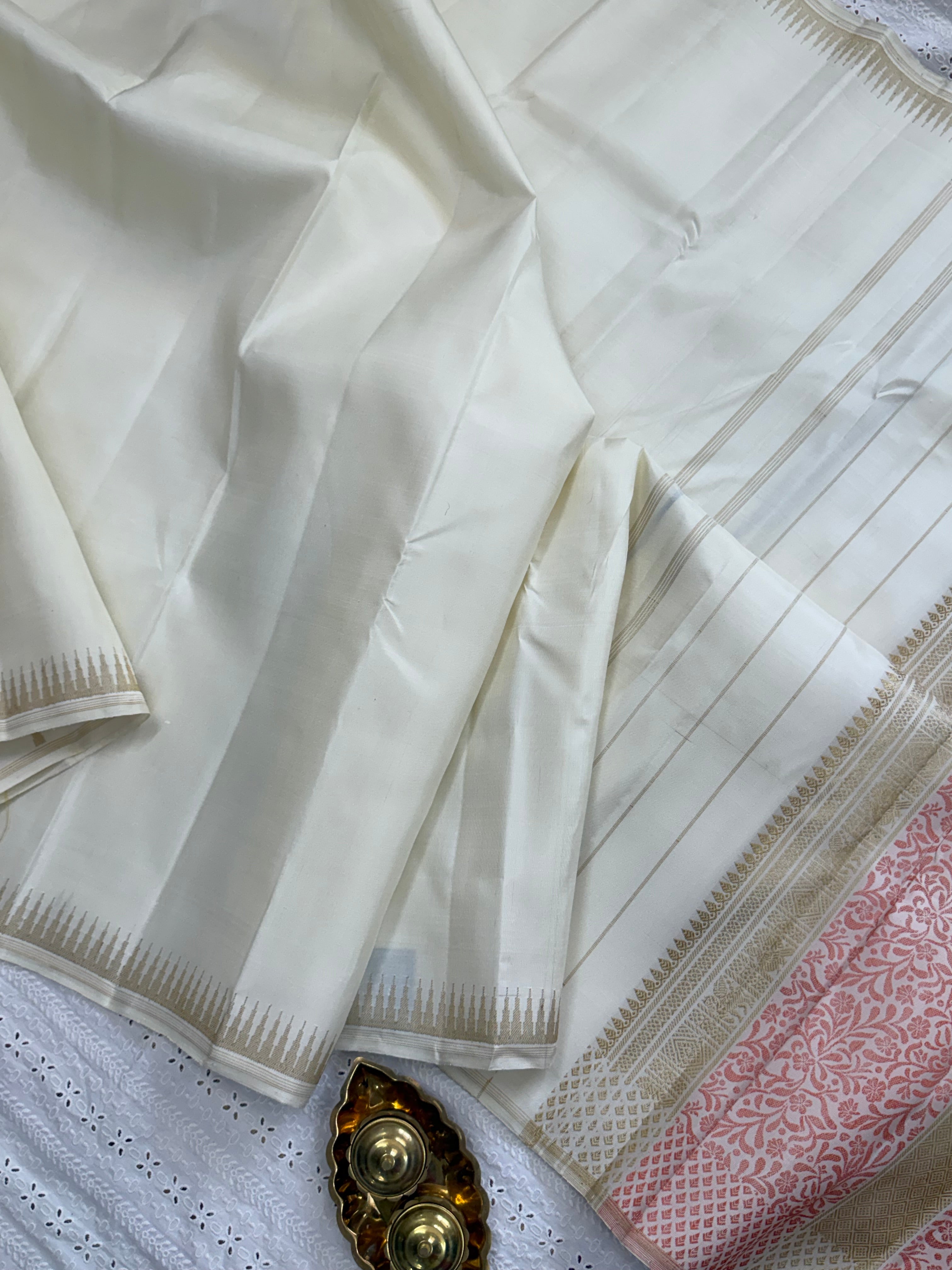 Offwhite small temple border Unique pallu/ Kanjipuram Silk CL10142