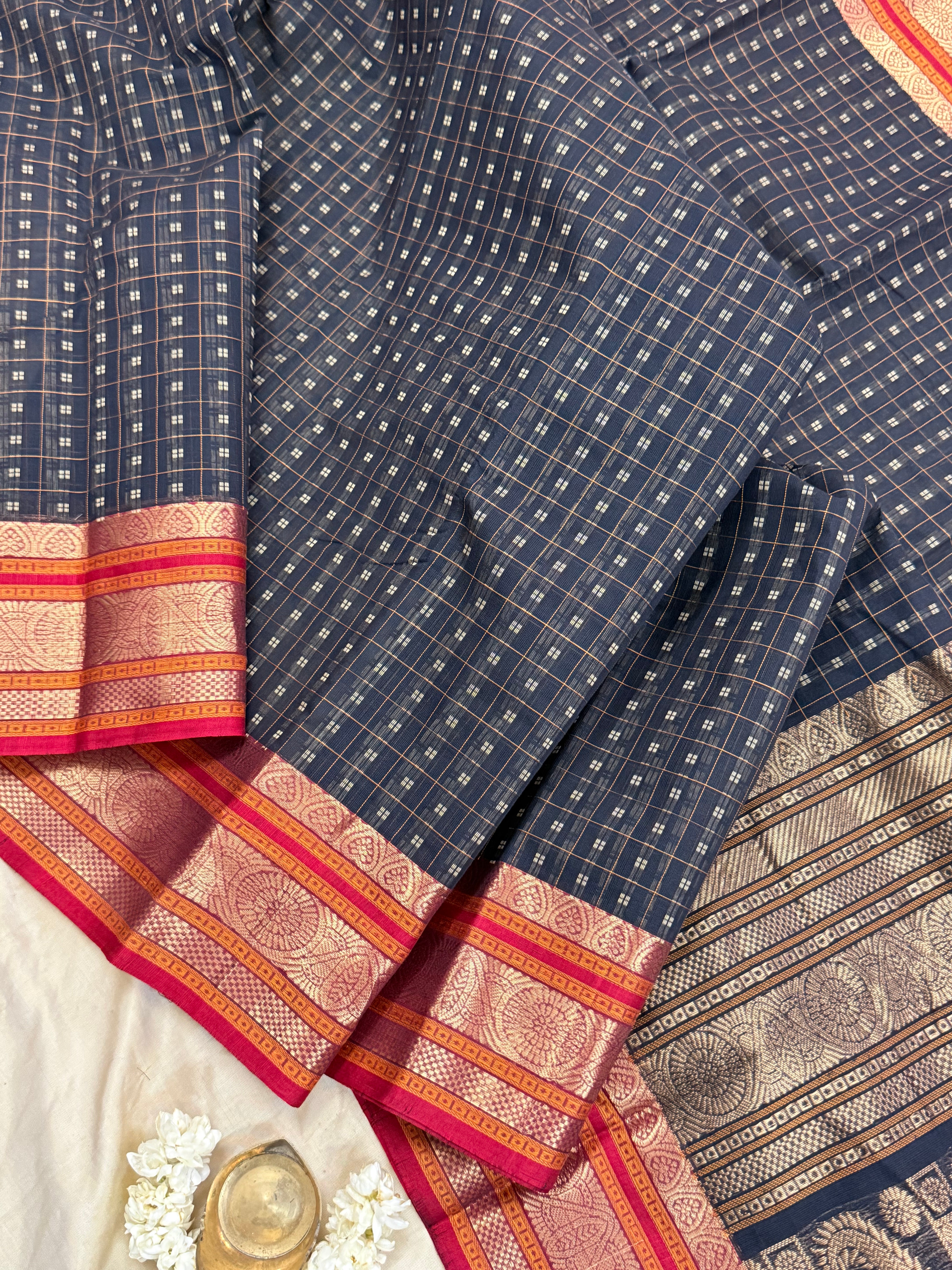 Black lakshambutta/ Kanchi Cotton