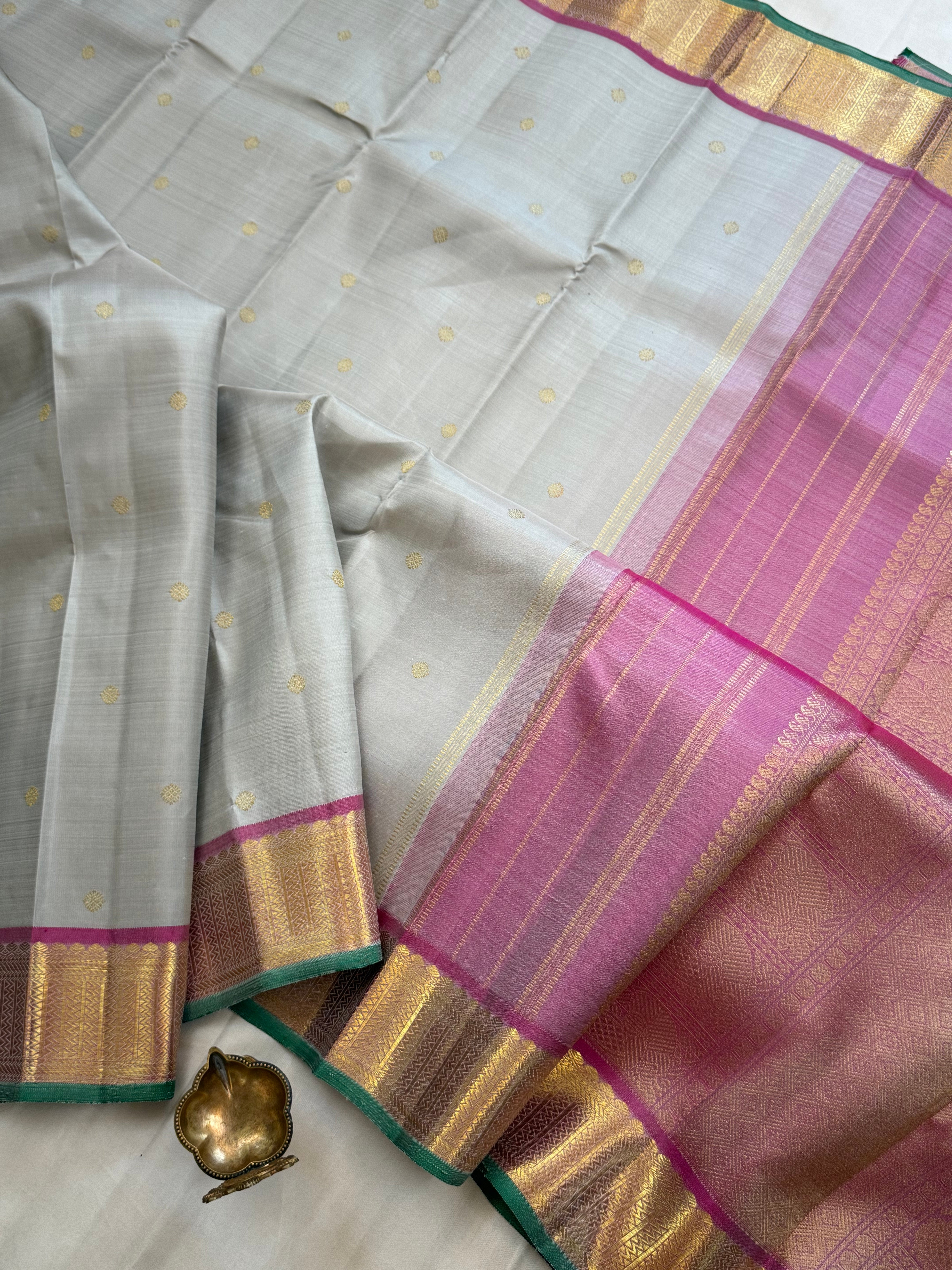 Pastel grey body light fuchsia pink on border/ kanjipuram silk CLSA10829