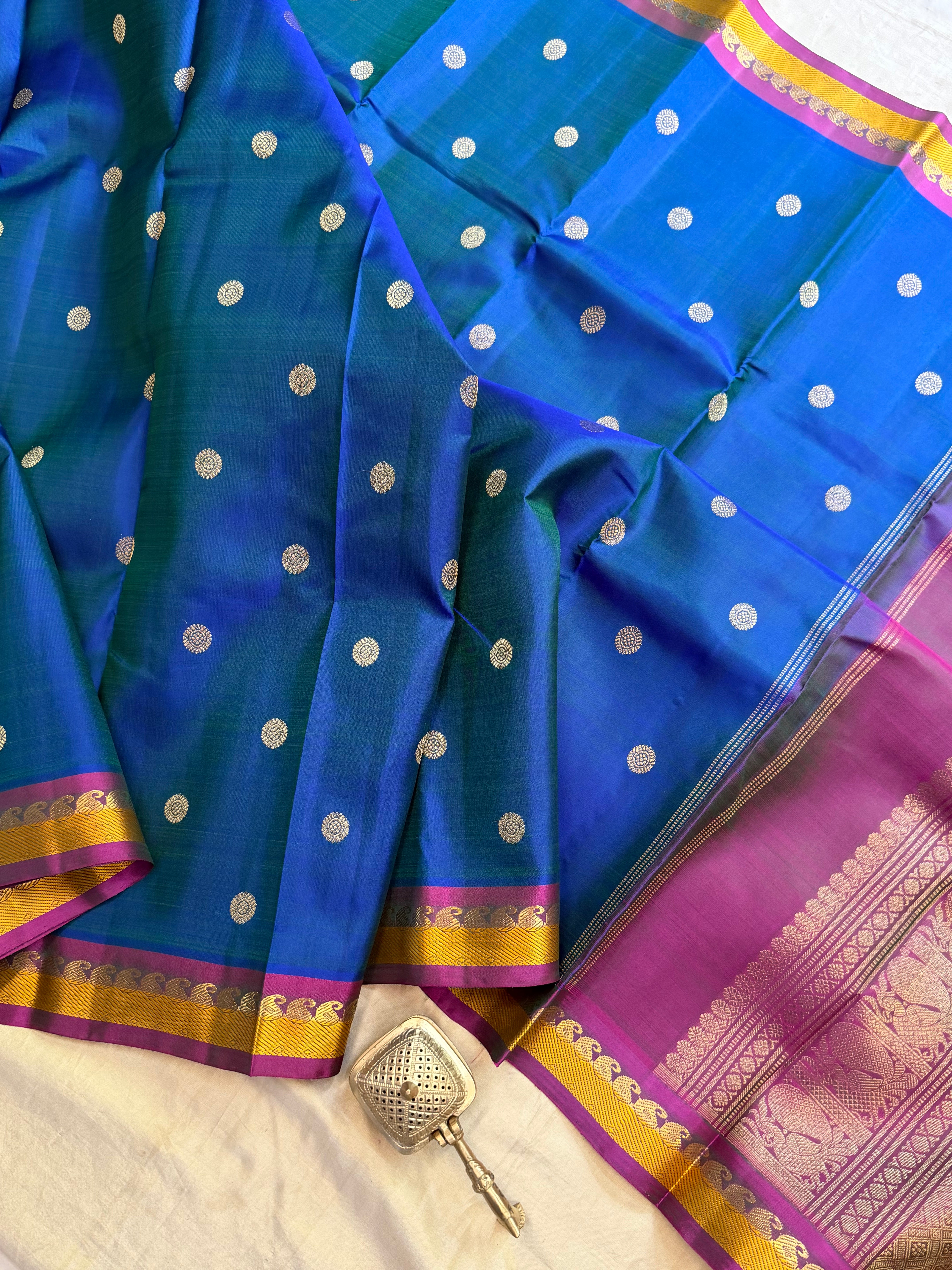 Permam : mayilkazhuthu manga pet / Kanjipuram silk CL6231