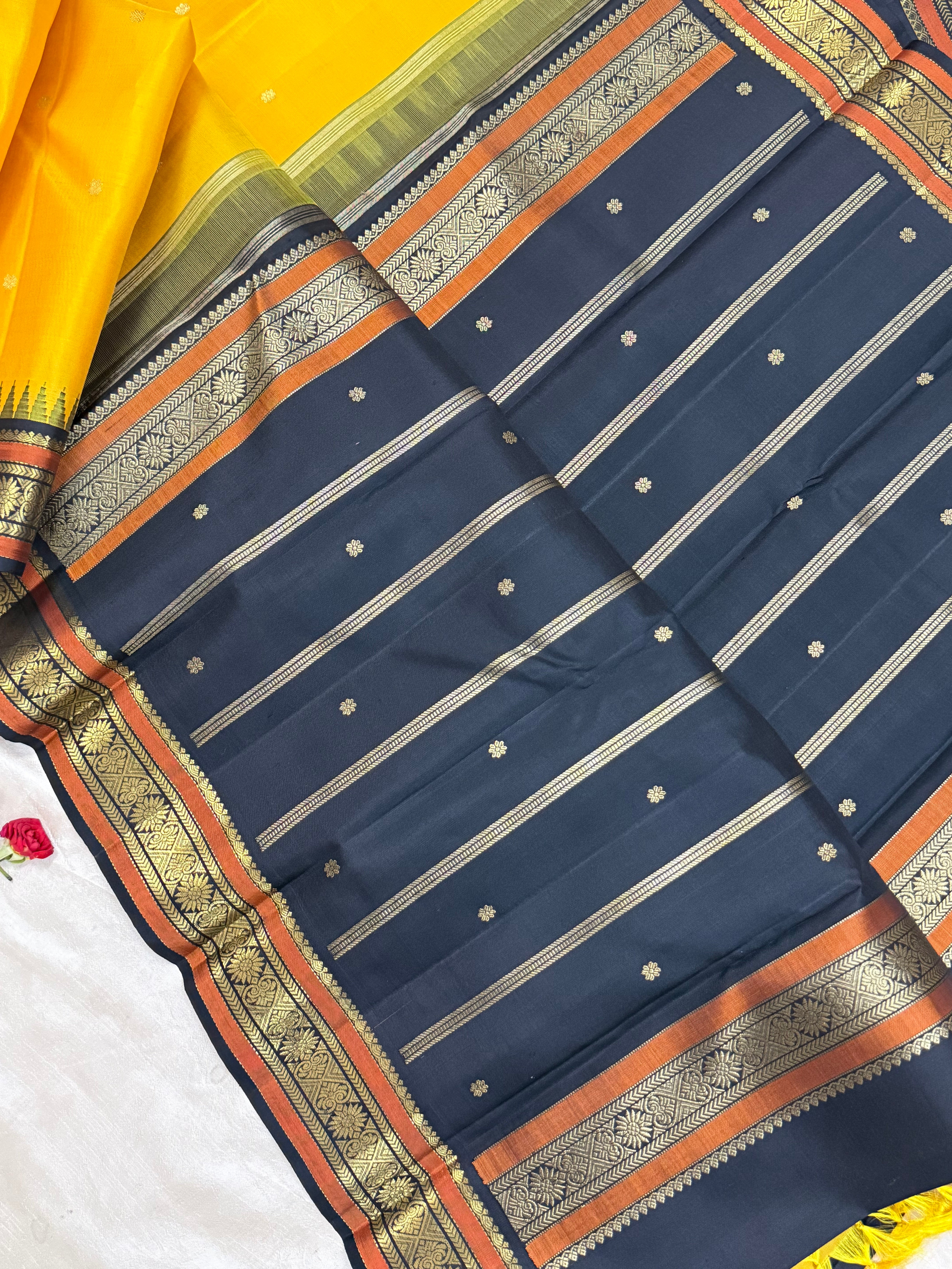 Mambalam manjal and black kai korvai / Kanjipuram silk