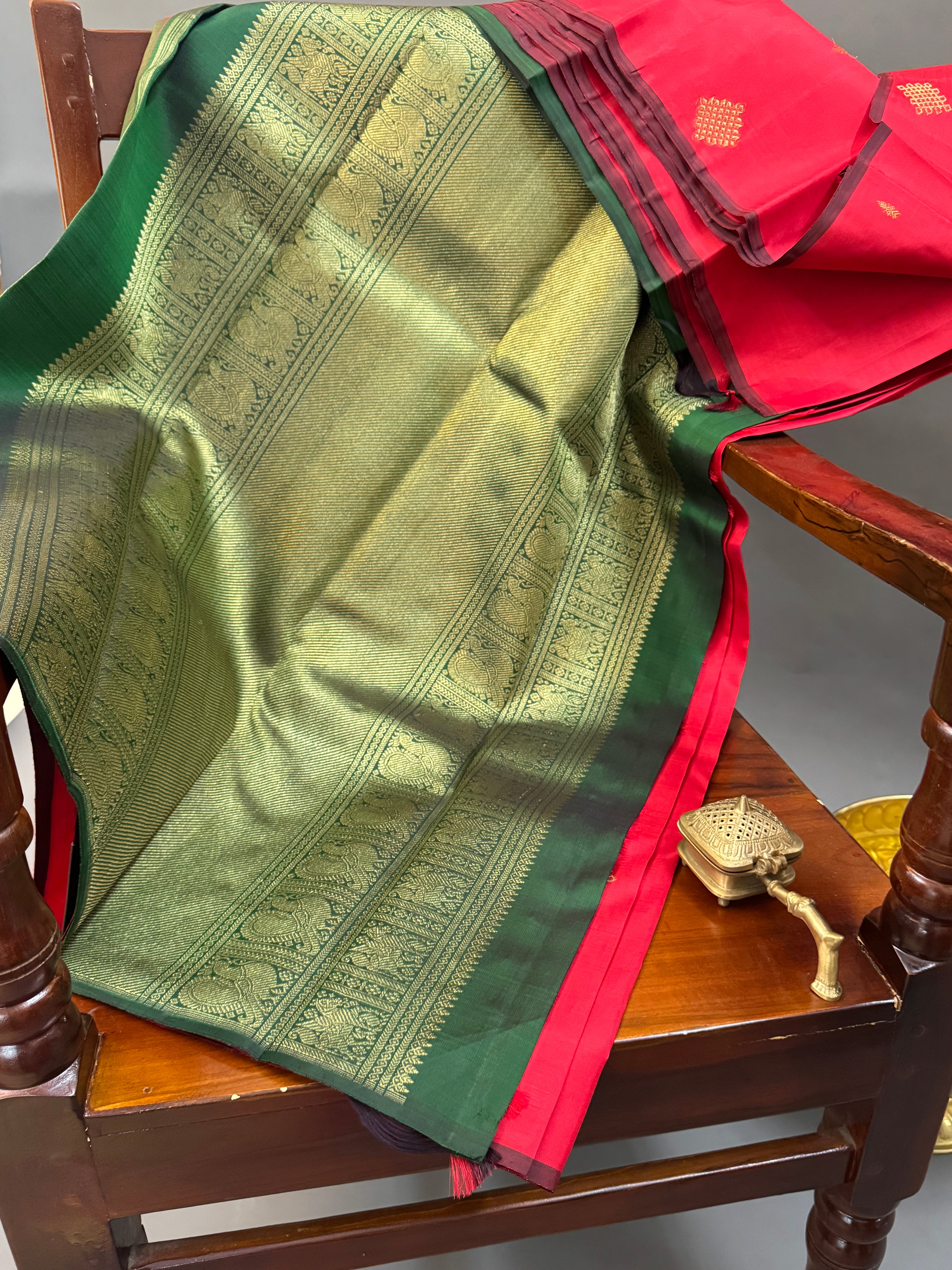 Red Kolam Butta borderless pure kanjipuram silk saree