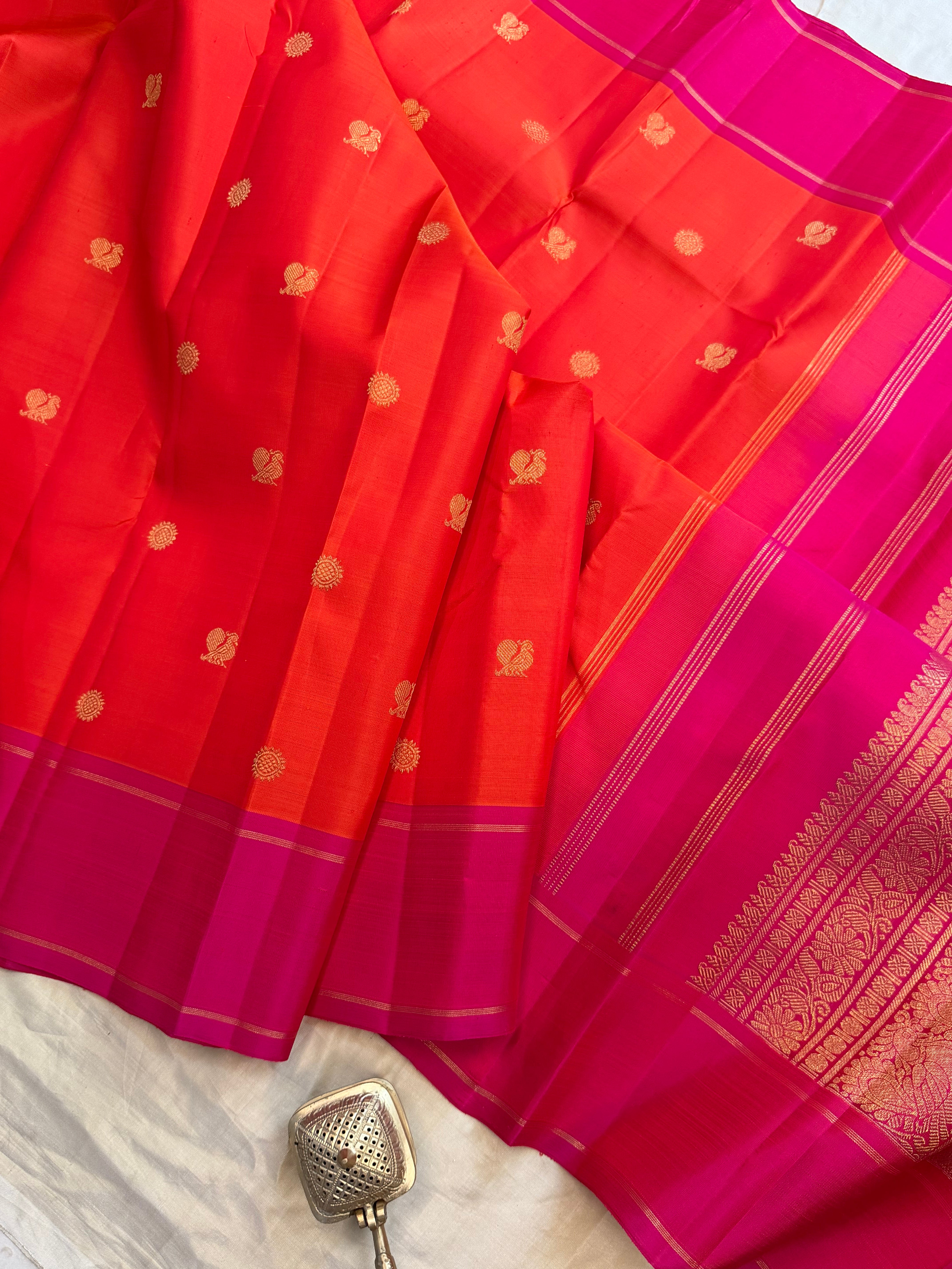 Orange pink Annam chakram Butta / pure Kanjipuram silk