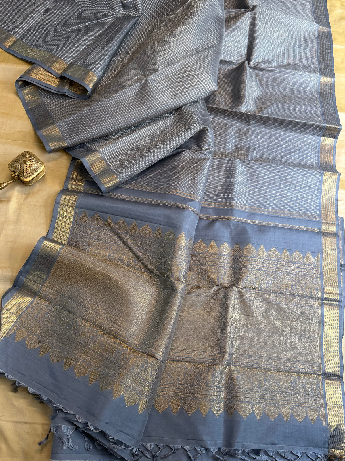 Body gold and silver Zari line and small border pure Zari / Kanjipuram silk saree clsa