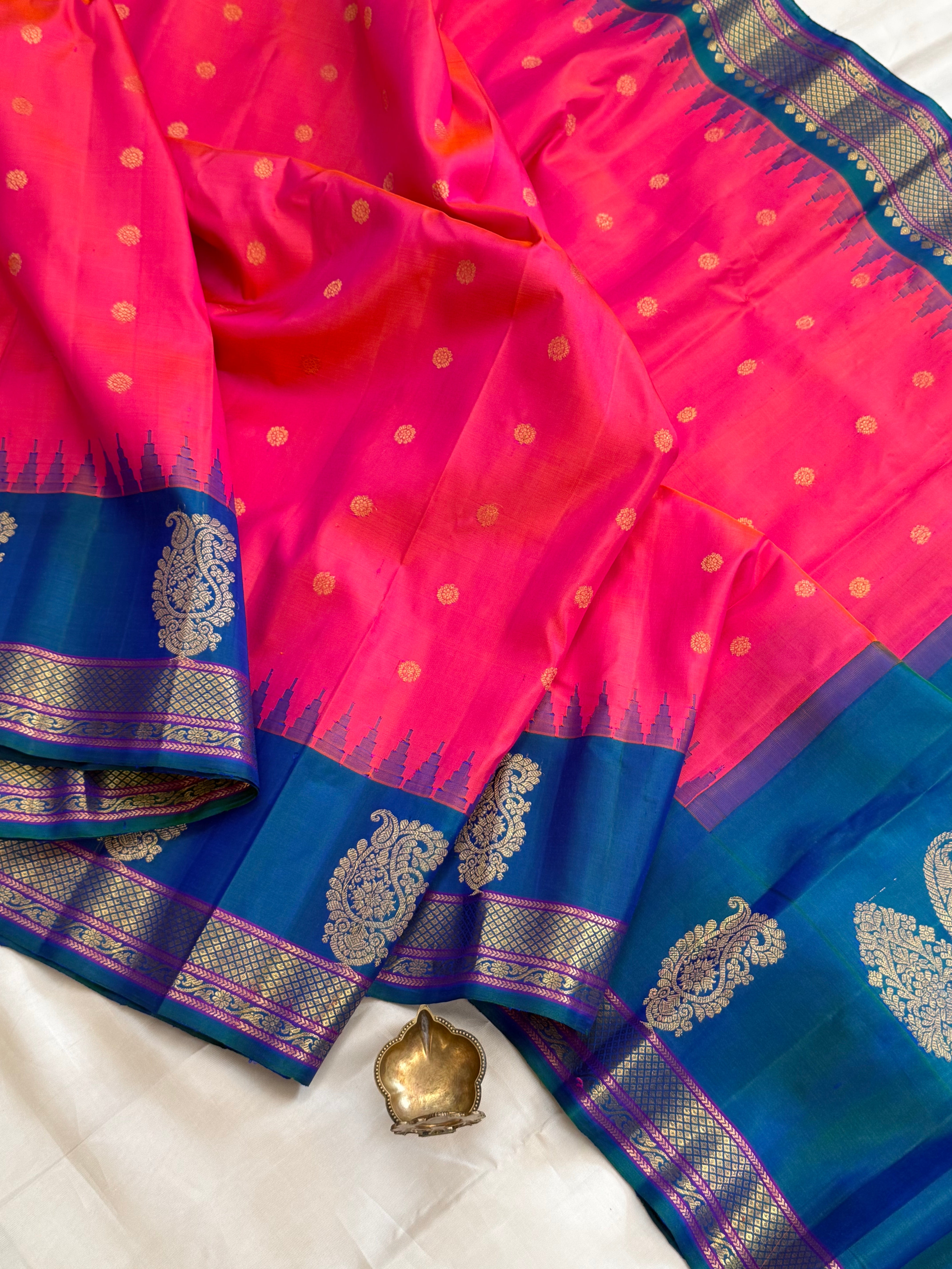 Kanakambaram body Butta mayilkazhuthu border Butta / Gadwal silk CLSA11308