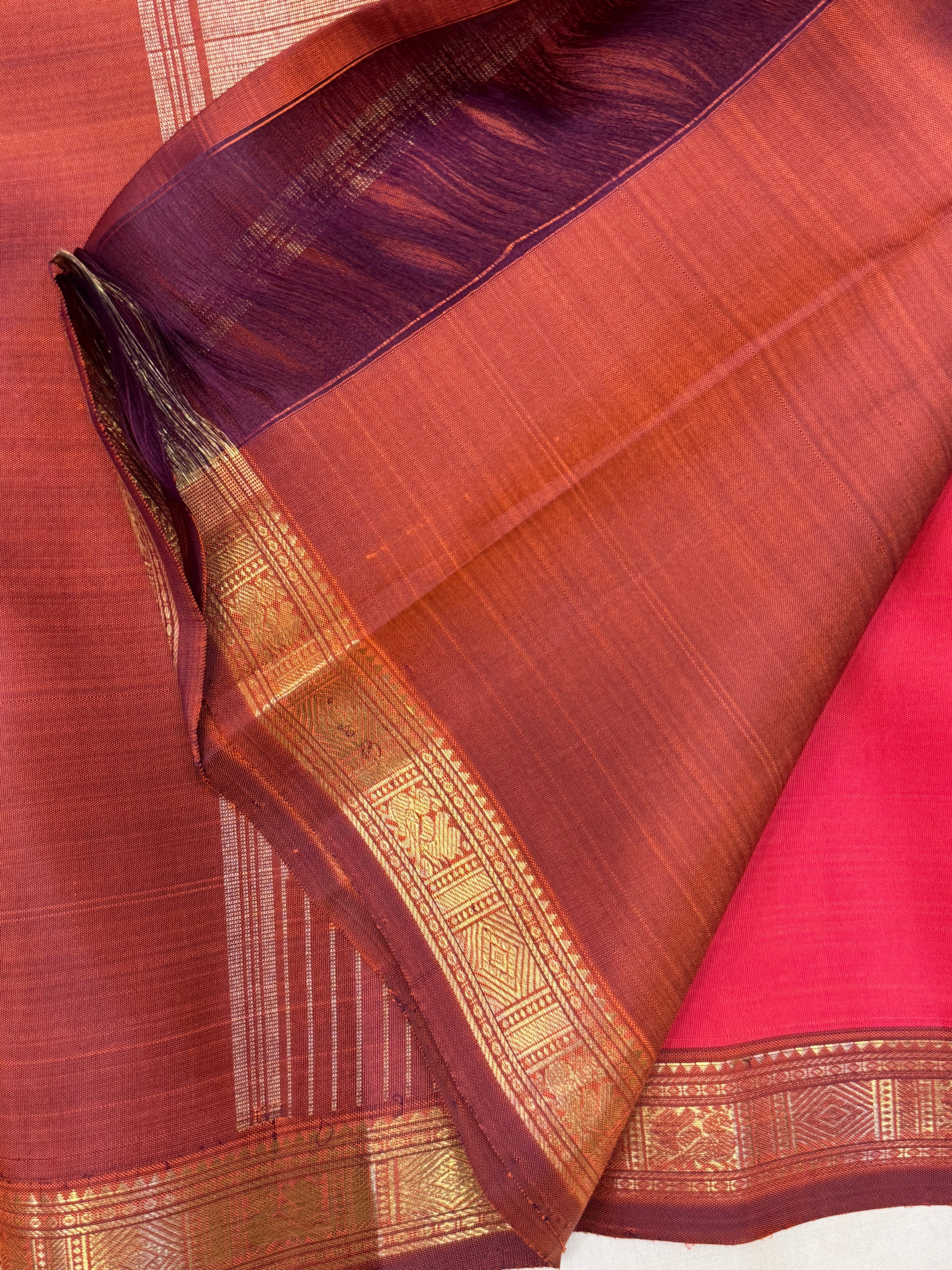 Kalyani : kanagambaram small pet / kanjipuram silk
