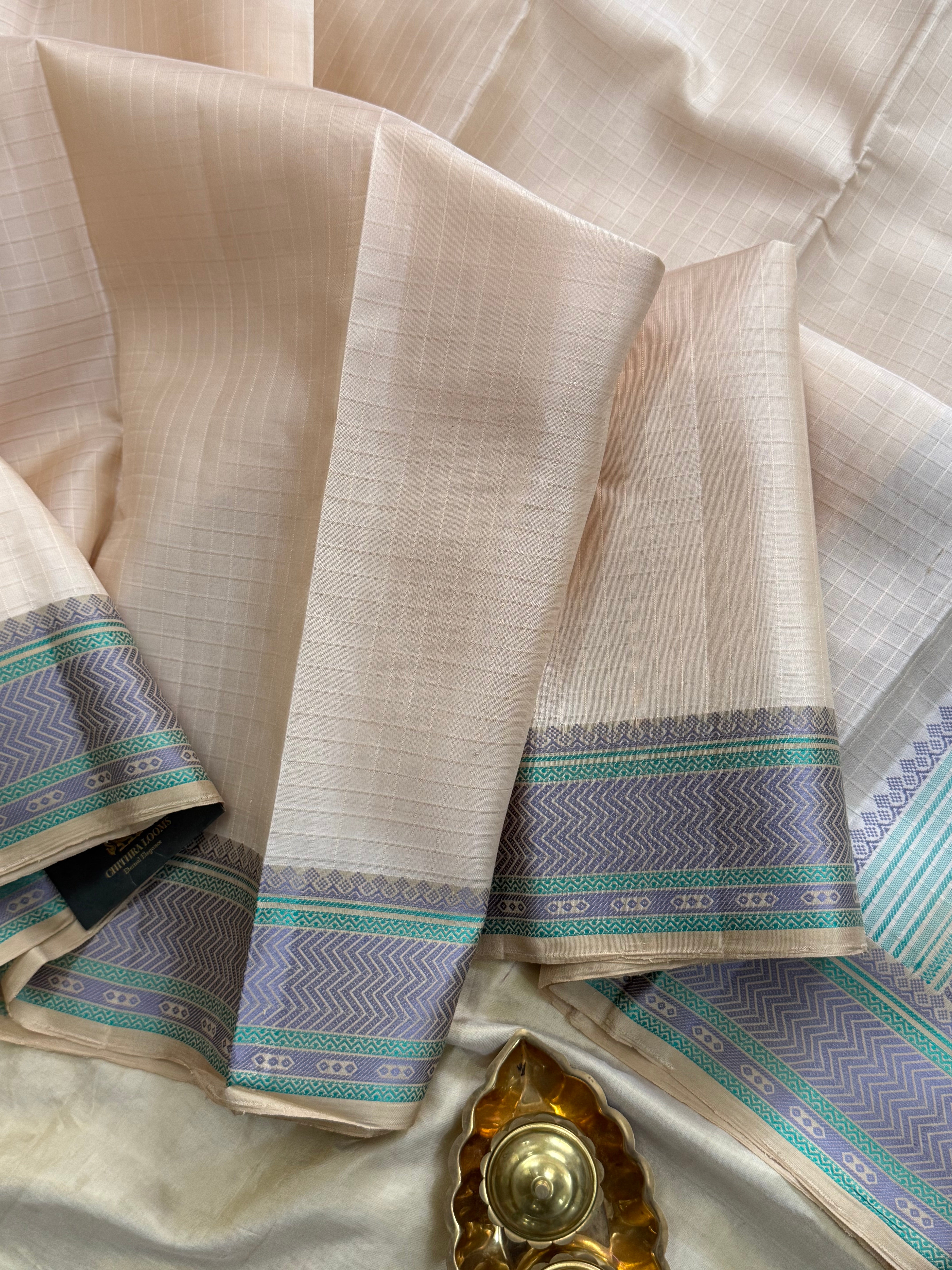 Creme kattam / Varnangal Soft Silk CL6545